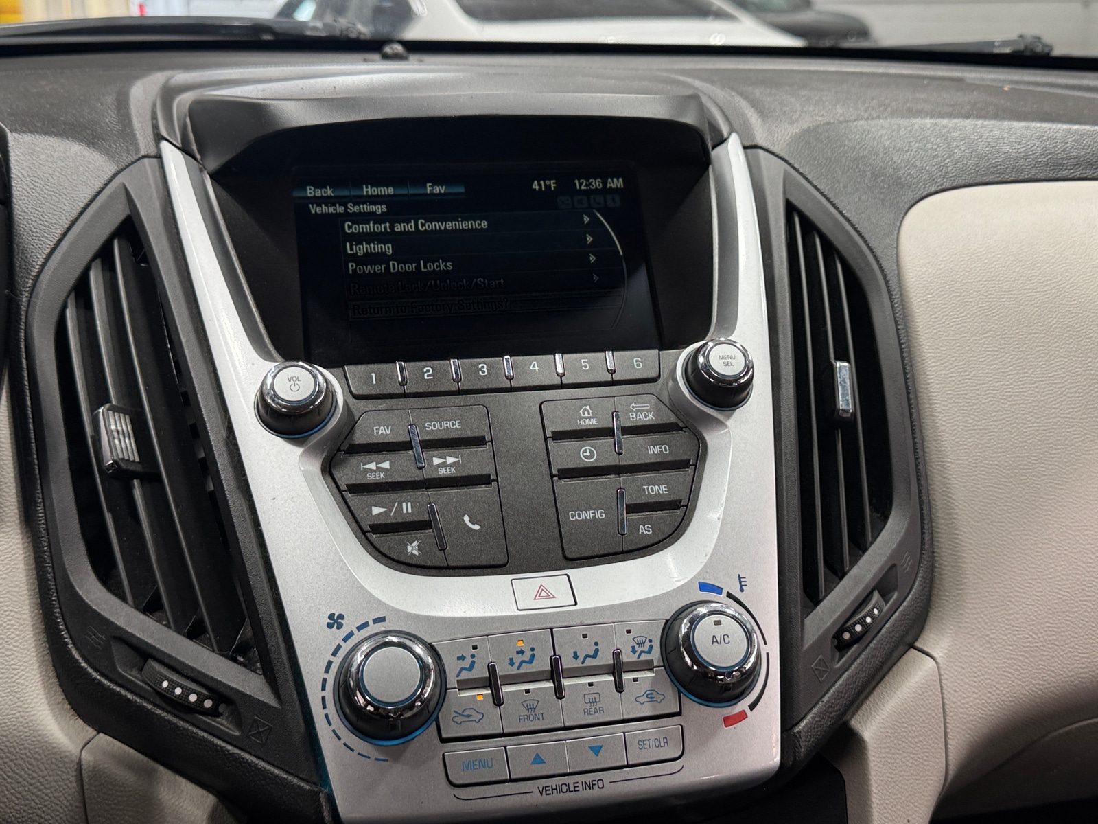 Thumbnail: 2017 Chevrolet Equinox - 4