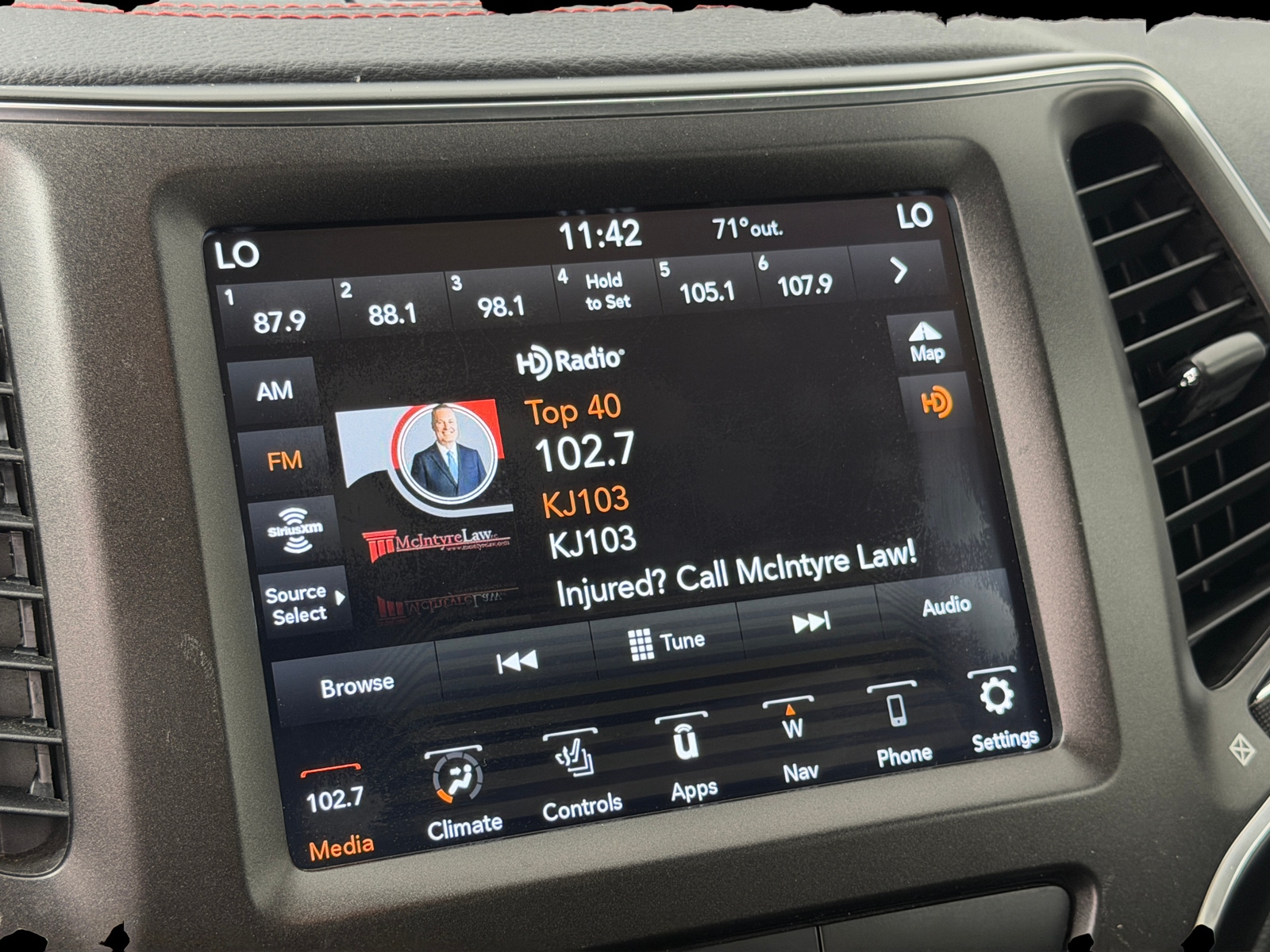 Thumbnail: 2020 Jeep Cherokee - 4