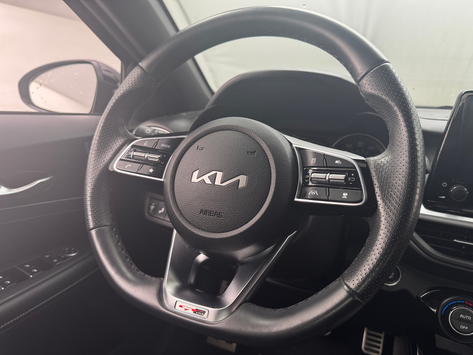 Thumbnail: 2024 Kia Forte - 5