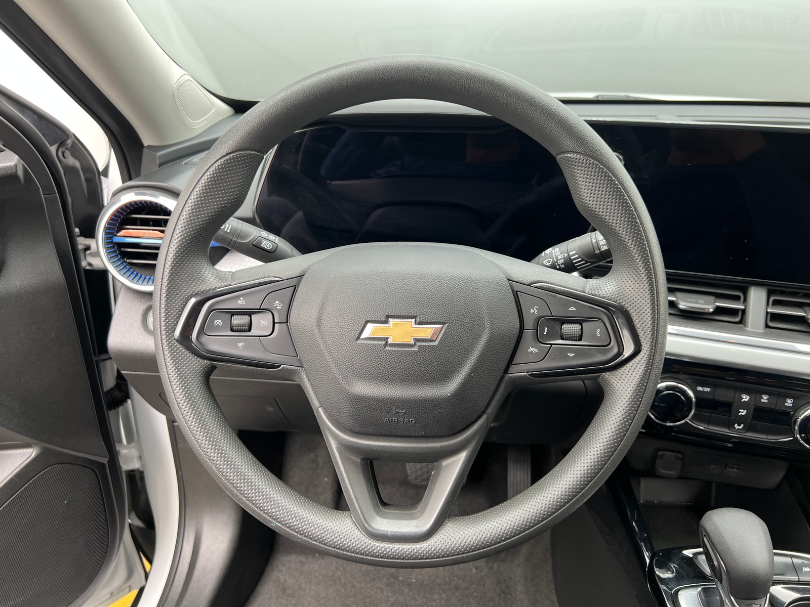 Thumbnail: 2025 Chevrolet Trax - 5