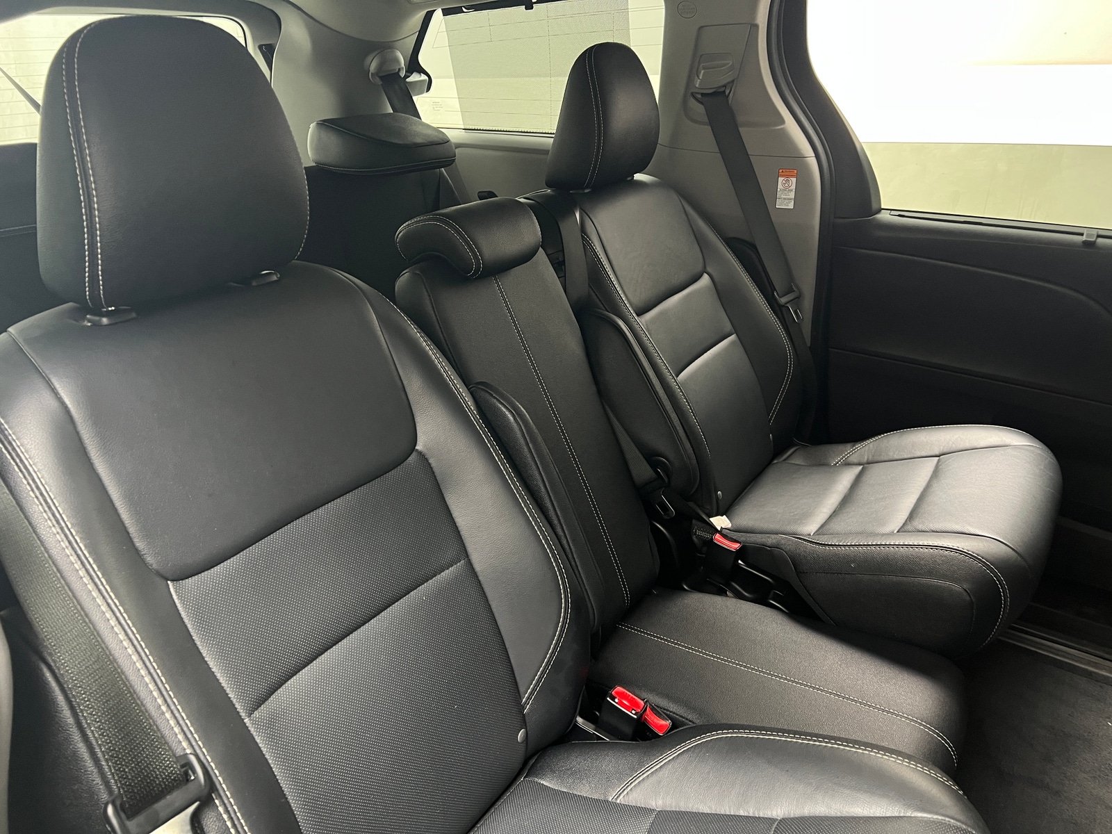 Thumbnail: 2015 Toyota Sienna - 5