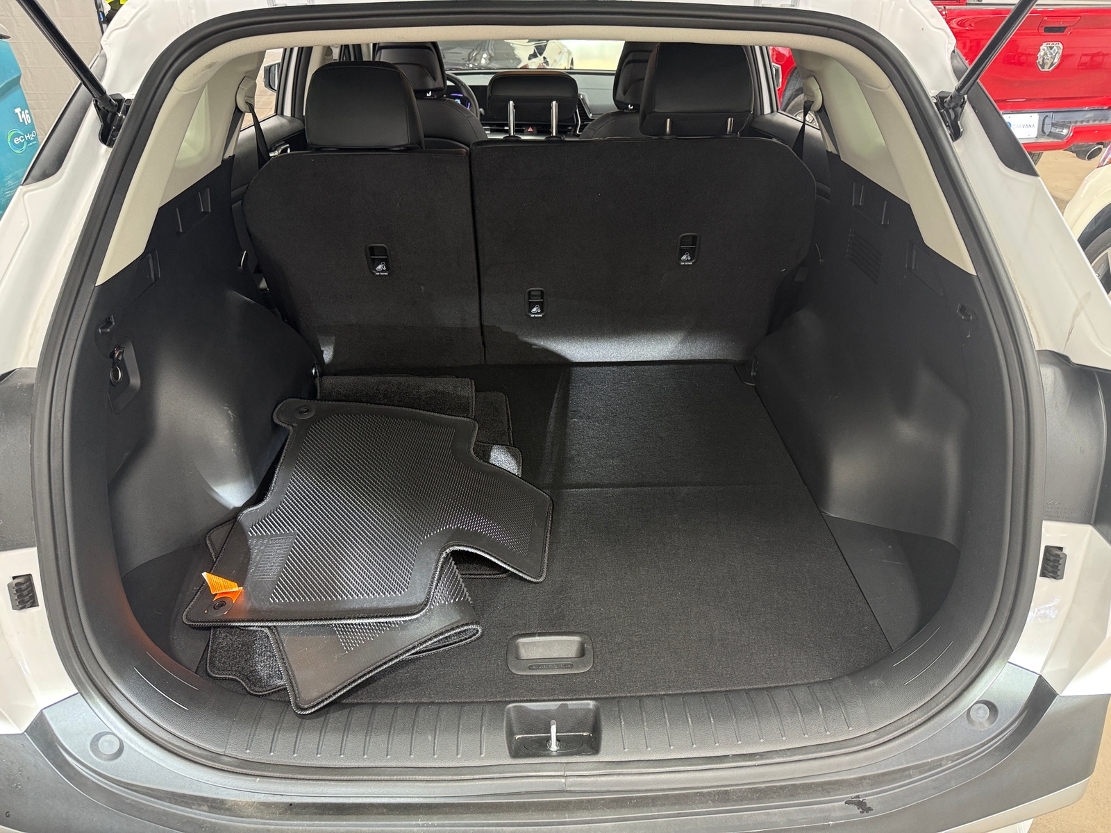 Thumbnail: 2025 Kia Sportage - 6