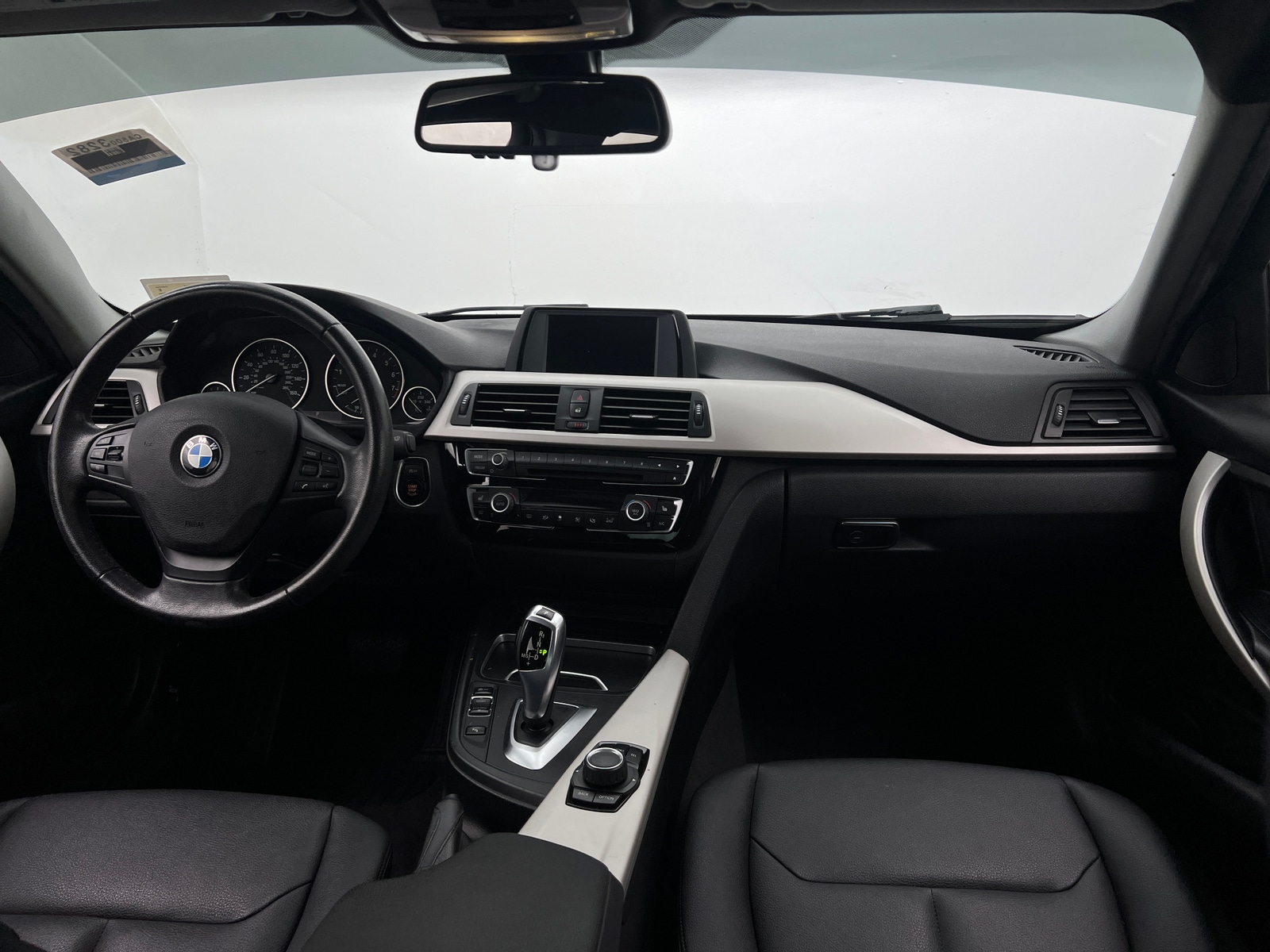 Thumbnail: 2016 BMW 3 Series - 2
