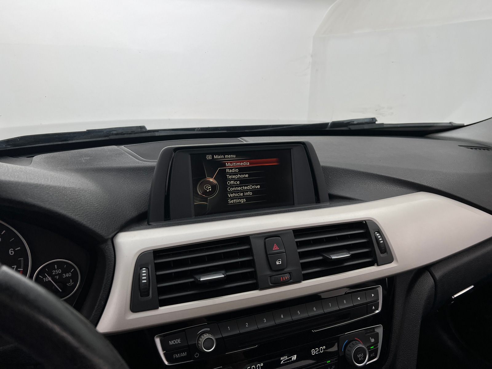 Thumbnail: 2016 BMW 3 Series - 3