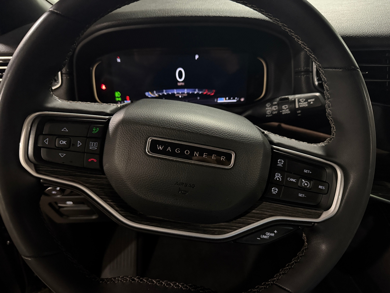 Thumbnail: 2022 Jeep Wagoneer - 4