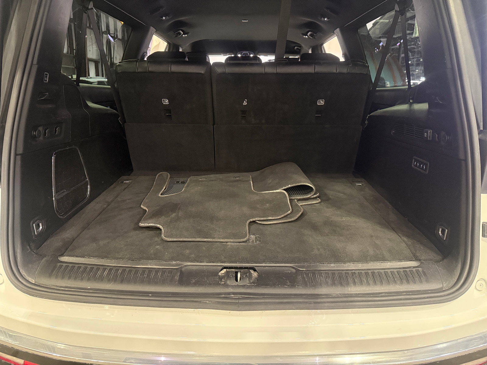 Thumbnail: 2024 Jeep Wagoneer - 6