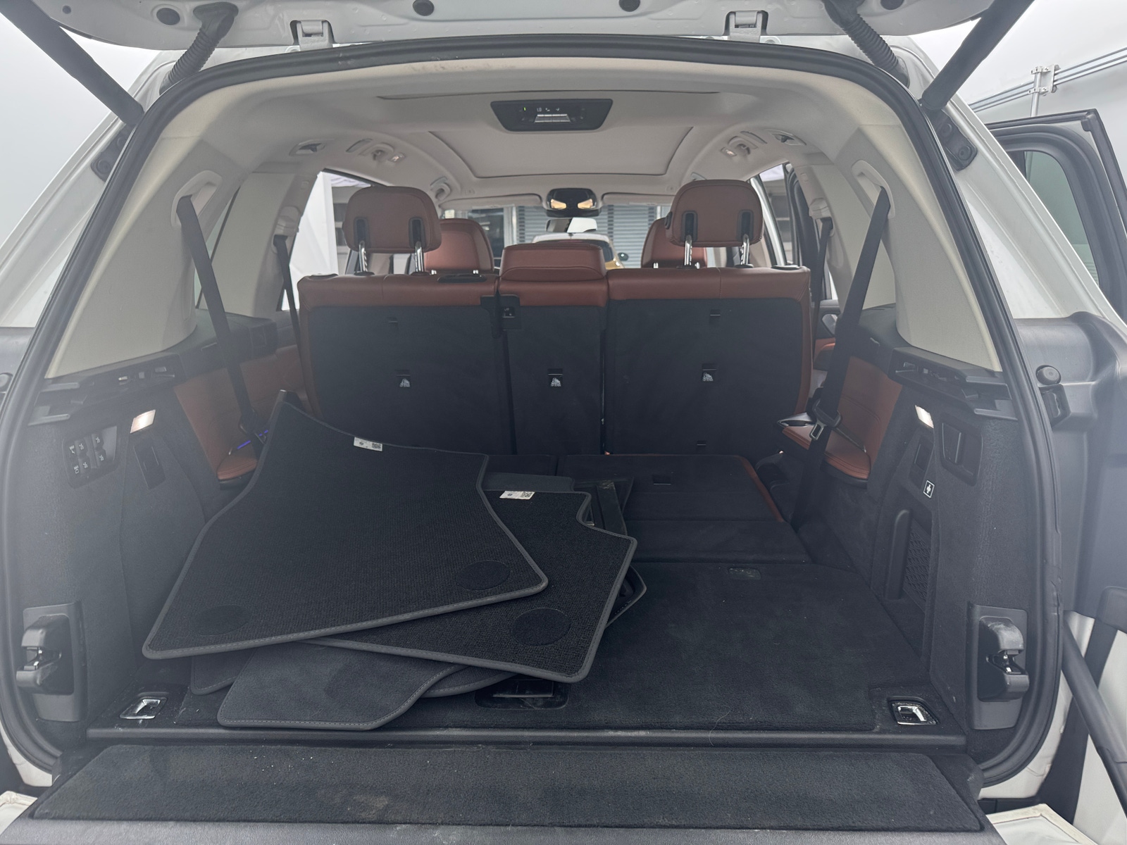 Thumbnail: 2023 BMW X7 - 6