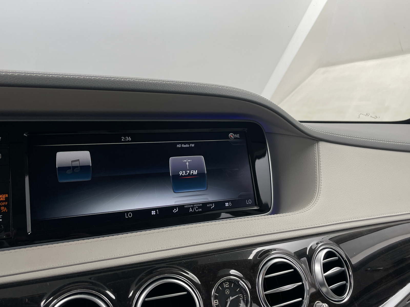 Thumbnail: 2015 Mercedes-Benz S-Class - 3