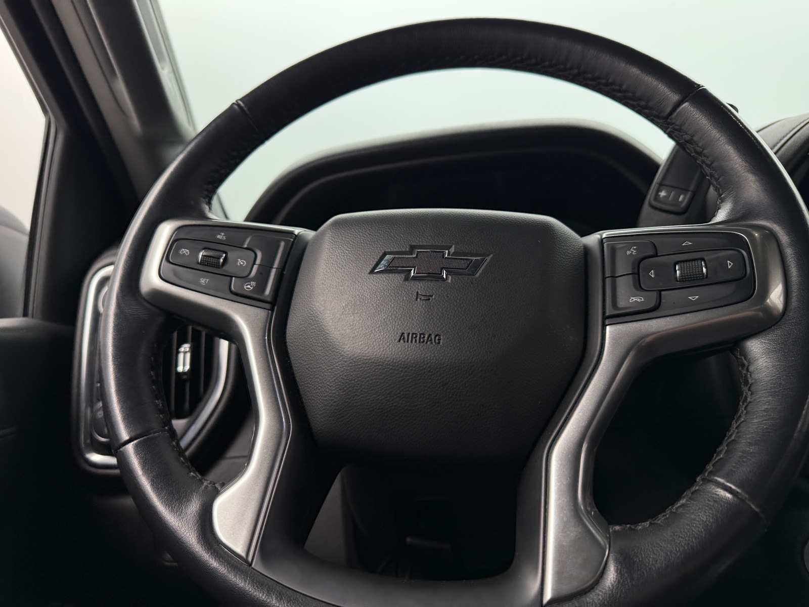 Thumbnail: 2022 Chevrolet Silverado 1500 - 5