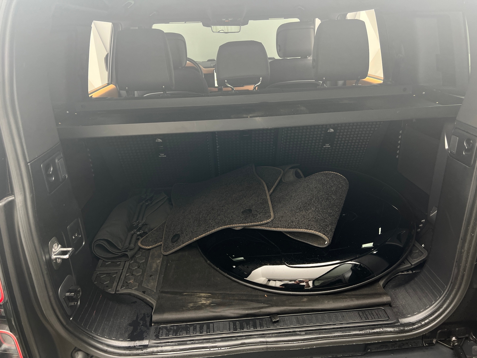 Thumbnail: 2024 Land Rover Defender - 6