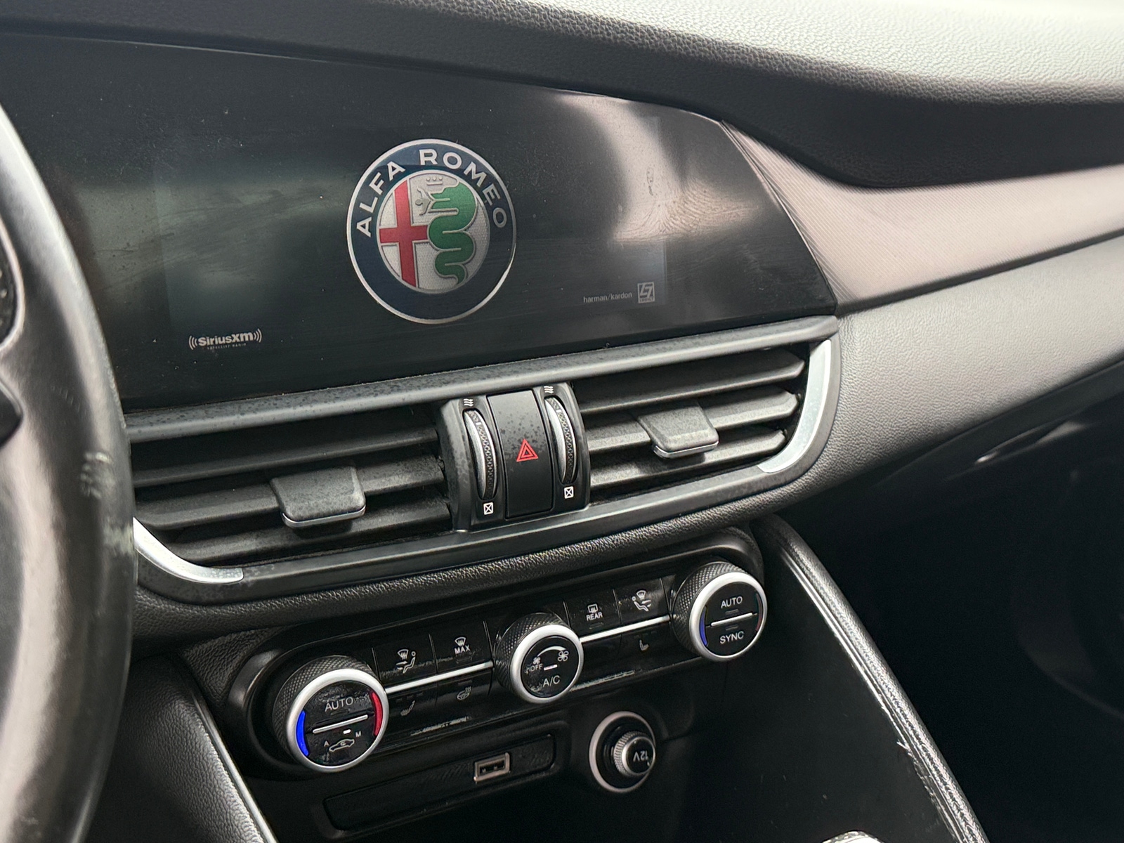 Thumbnail: 2020 Alfa Romeo Giulia - 3