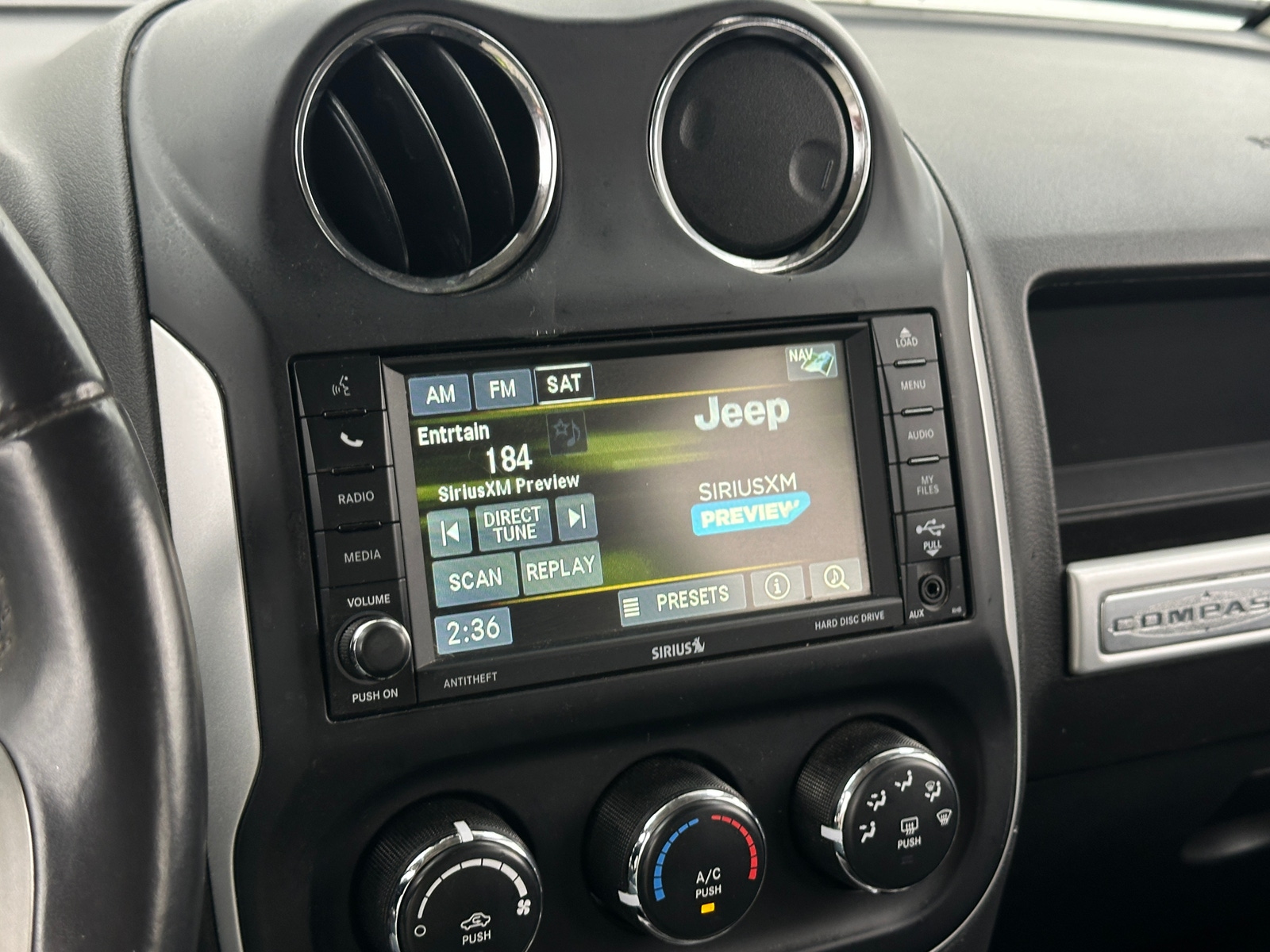 Thumbnail: 2017 Jeep Compass - 3