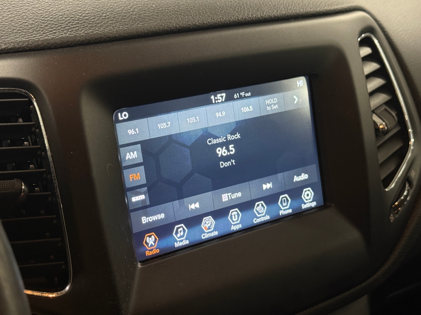 Thumbnail: 2019 Jeep Compass - 3