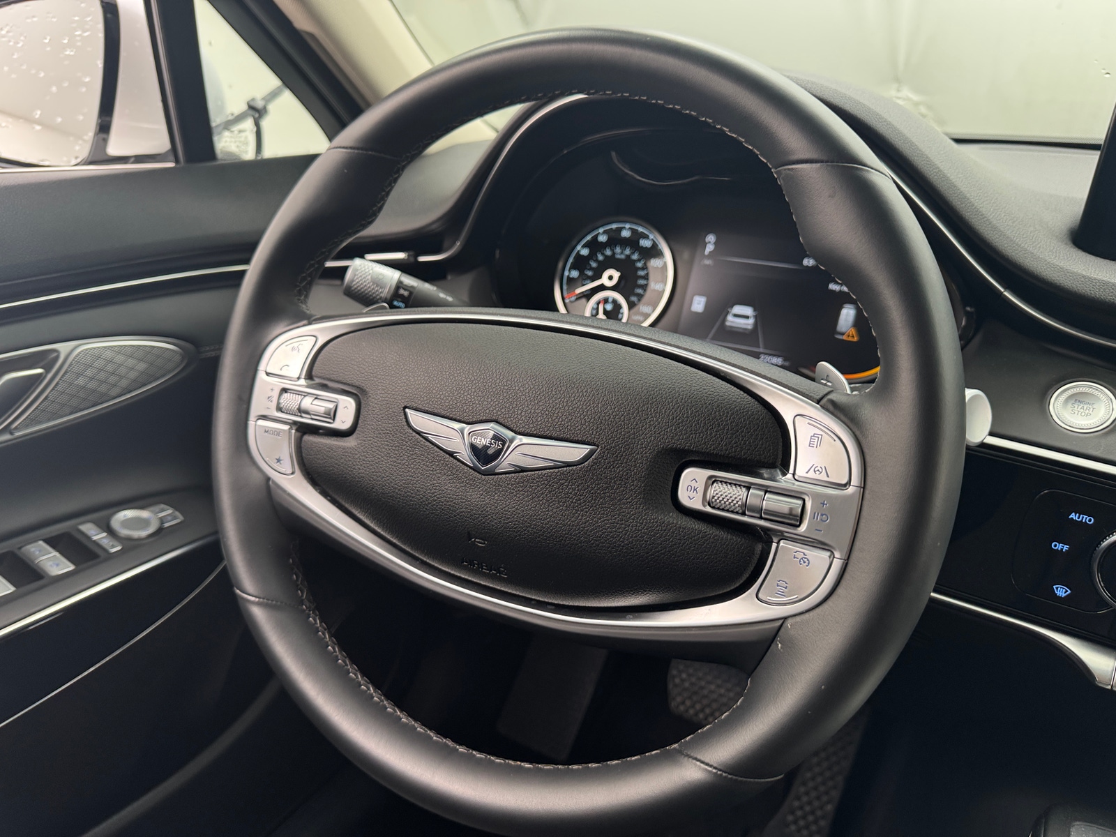 Thumbnail: 2025 Genesis GV70 - 4