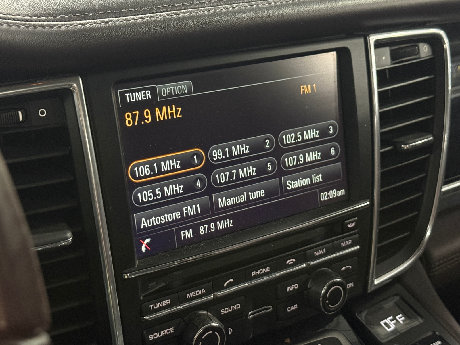 Thumbnail: 2014 Porsche Panamera - 3