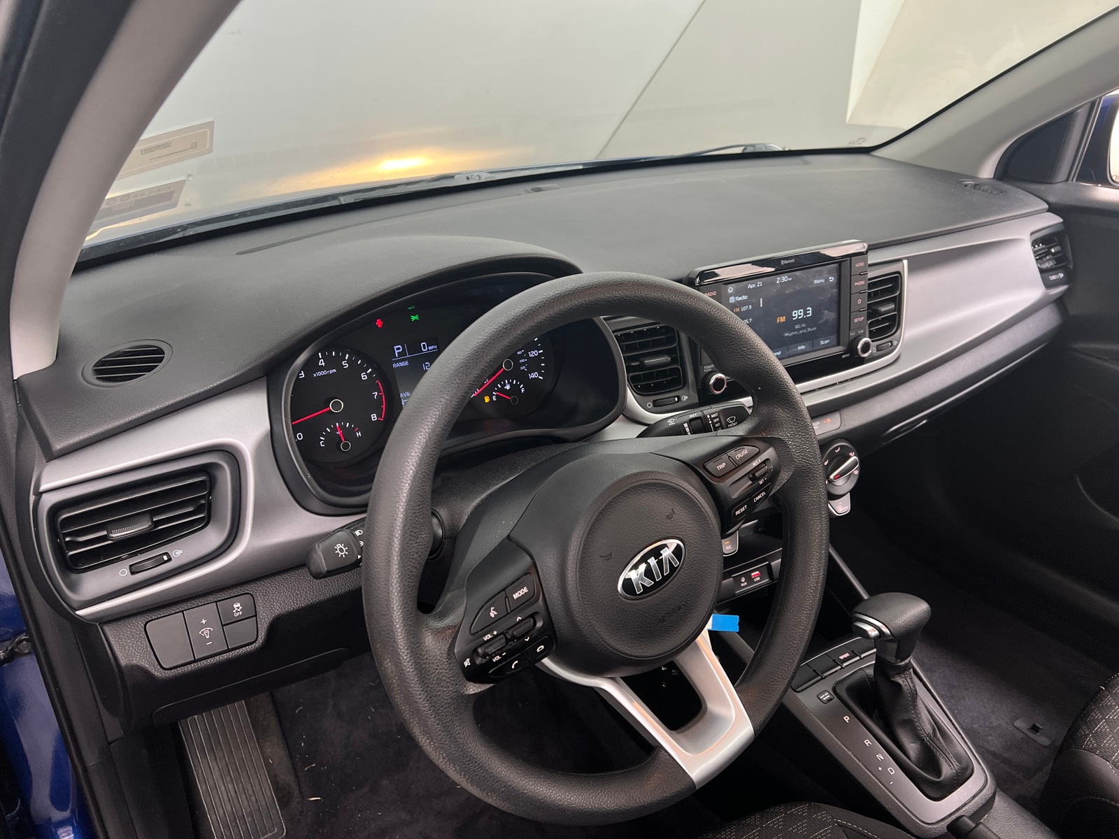 Thumbnail: 2019 Kia Rio - 3