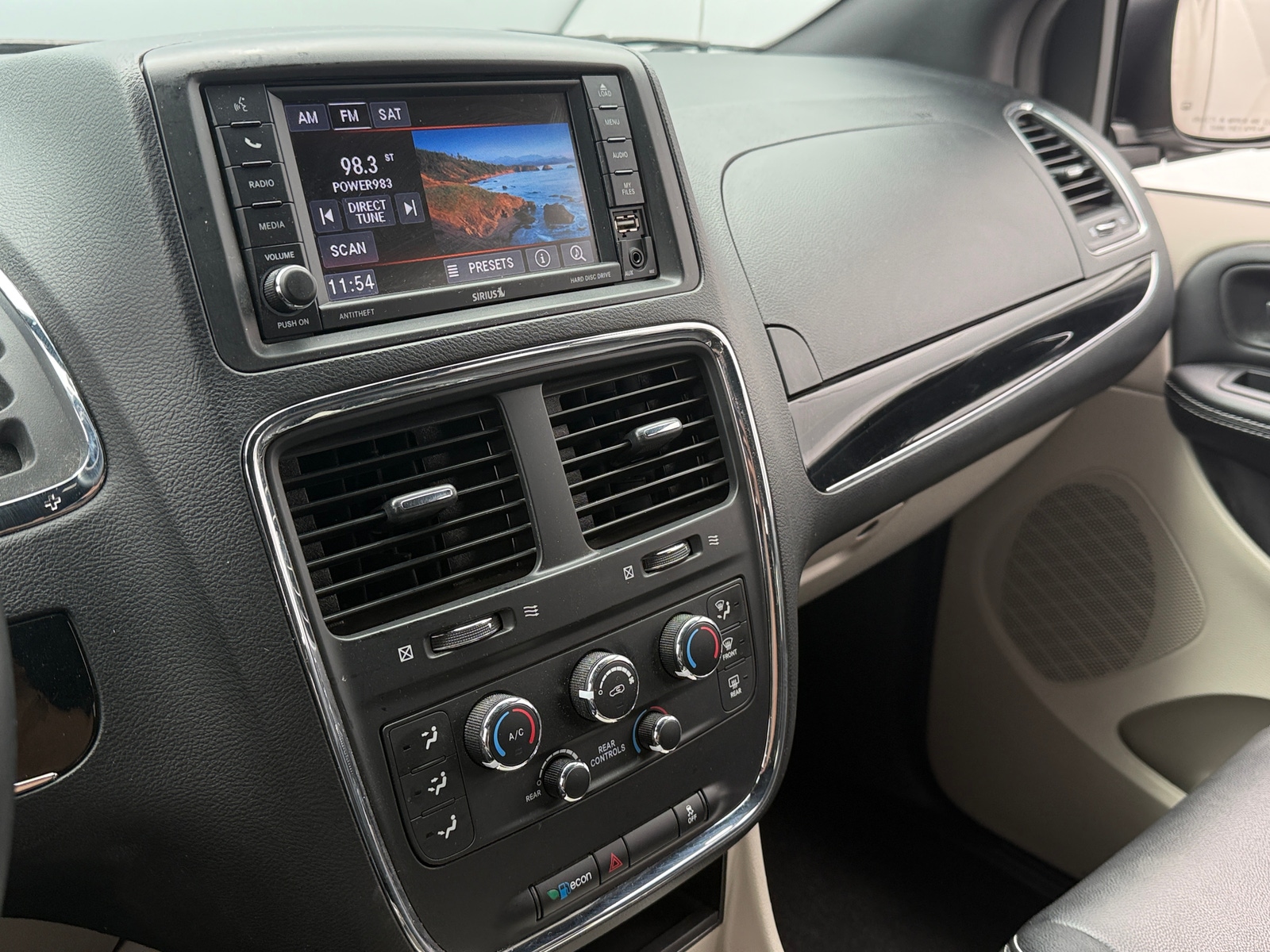 Thumbnail: 2019 Dodge Grand Caravan - 3