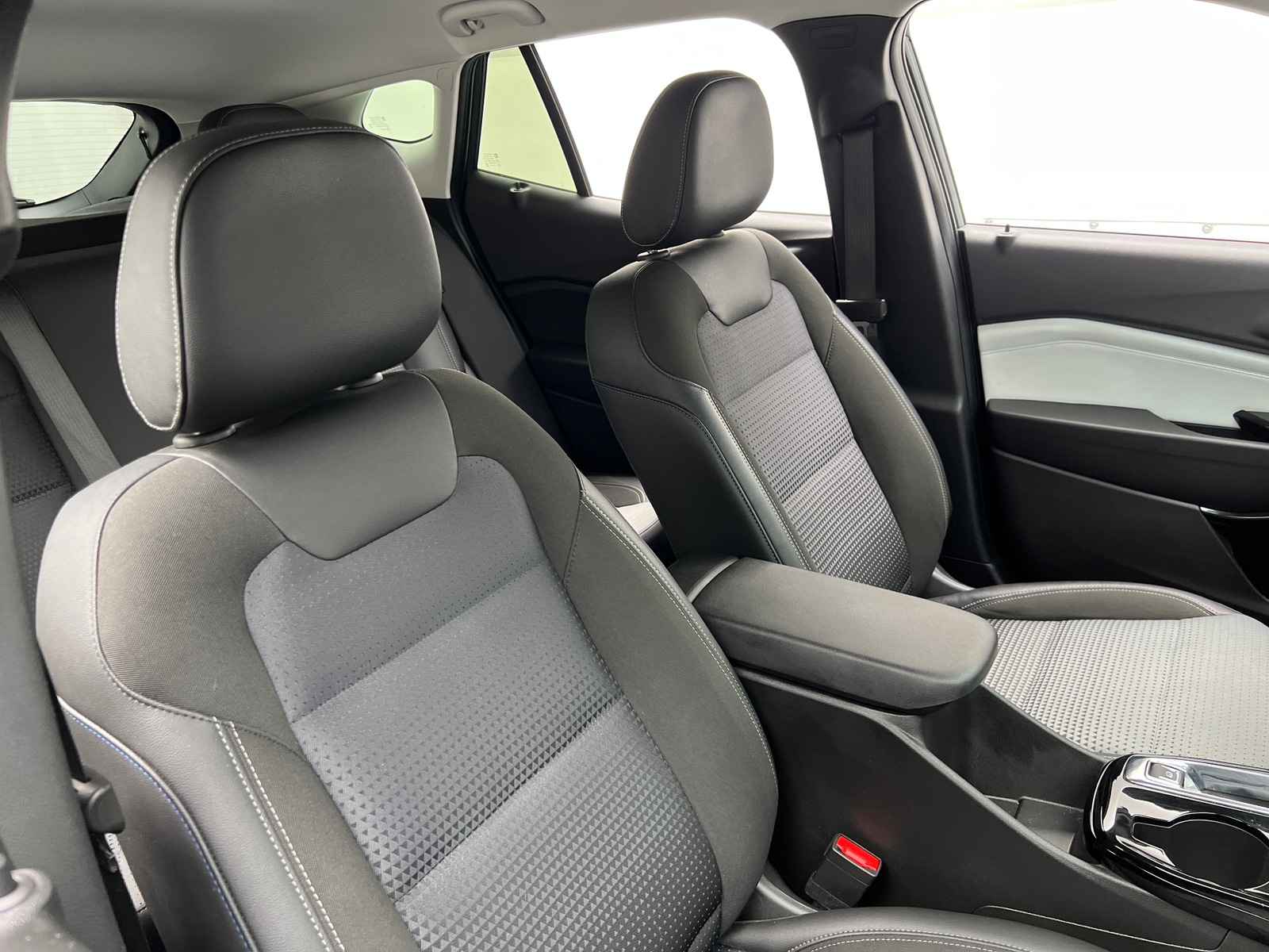 Thumbnail: 2025 Chevrolet Trax - 2