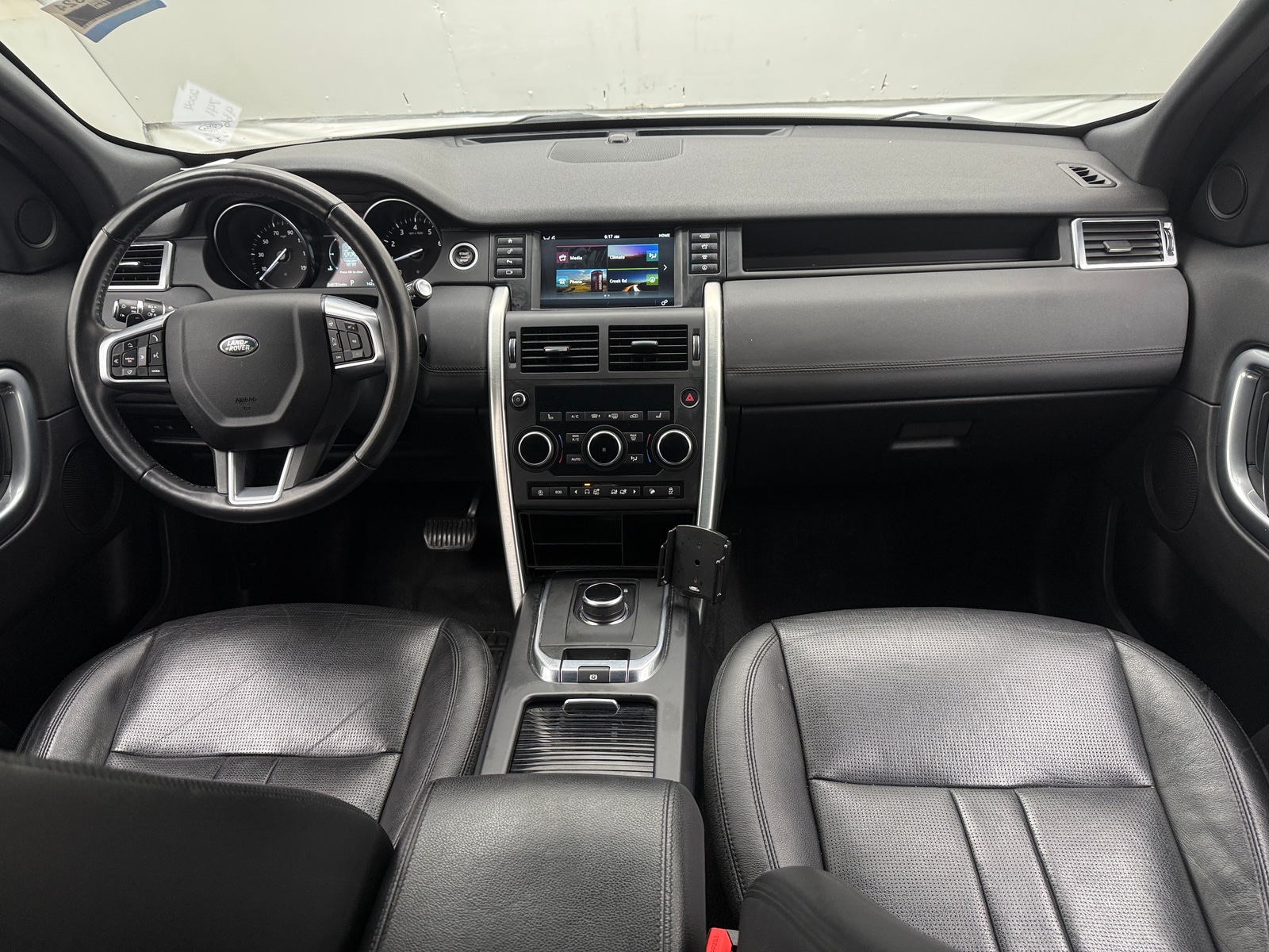 Thumbnail: 2019 Land Rover Discovery Sport - 2