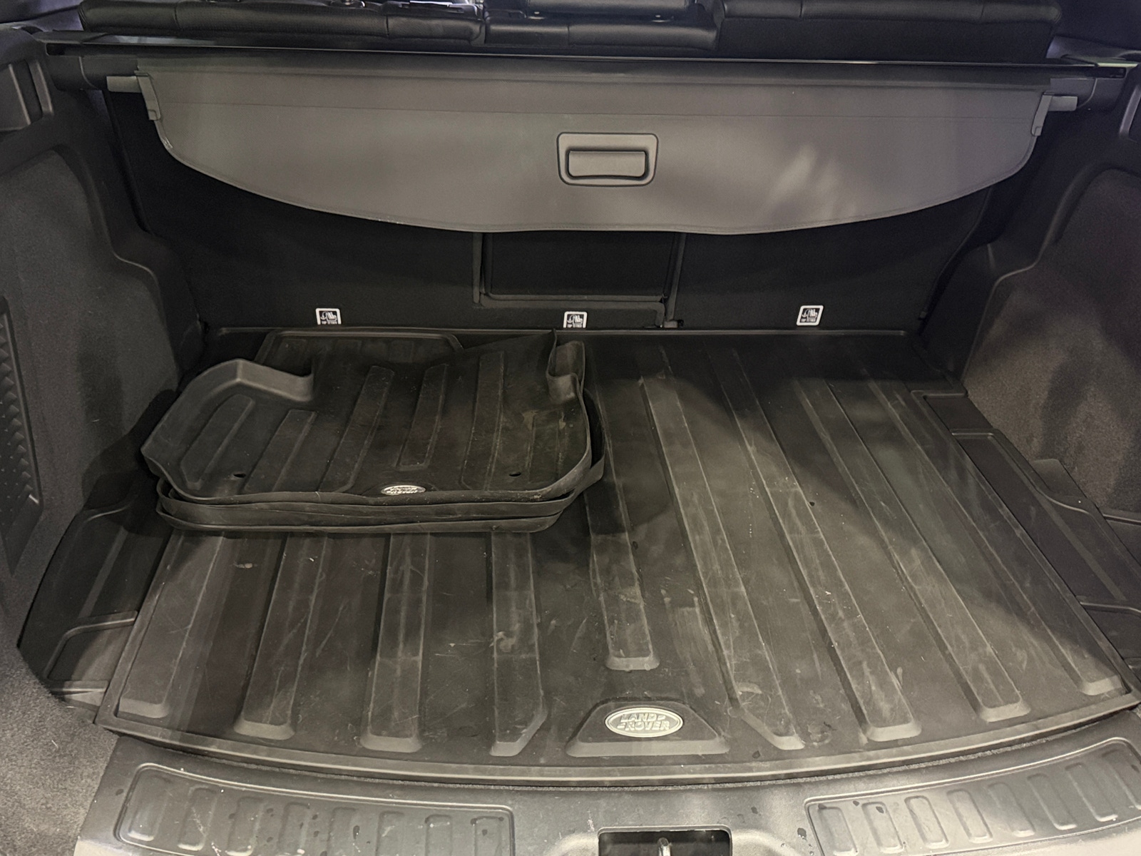 Thumbnail: 2019 Land Rover Discovery Sport - 6