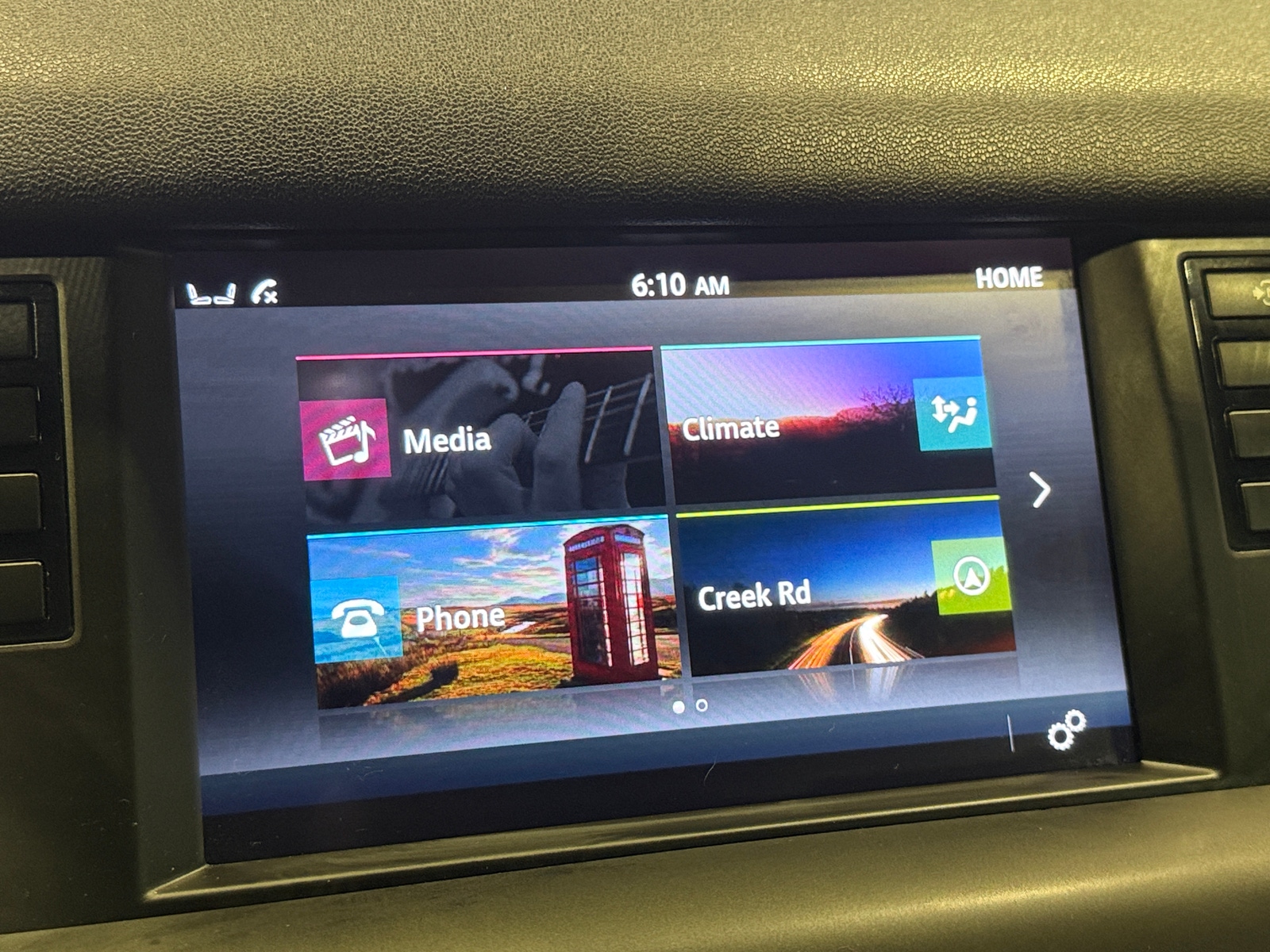 Thumbnail: 2019 Land Rover Discovery Sport - 3