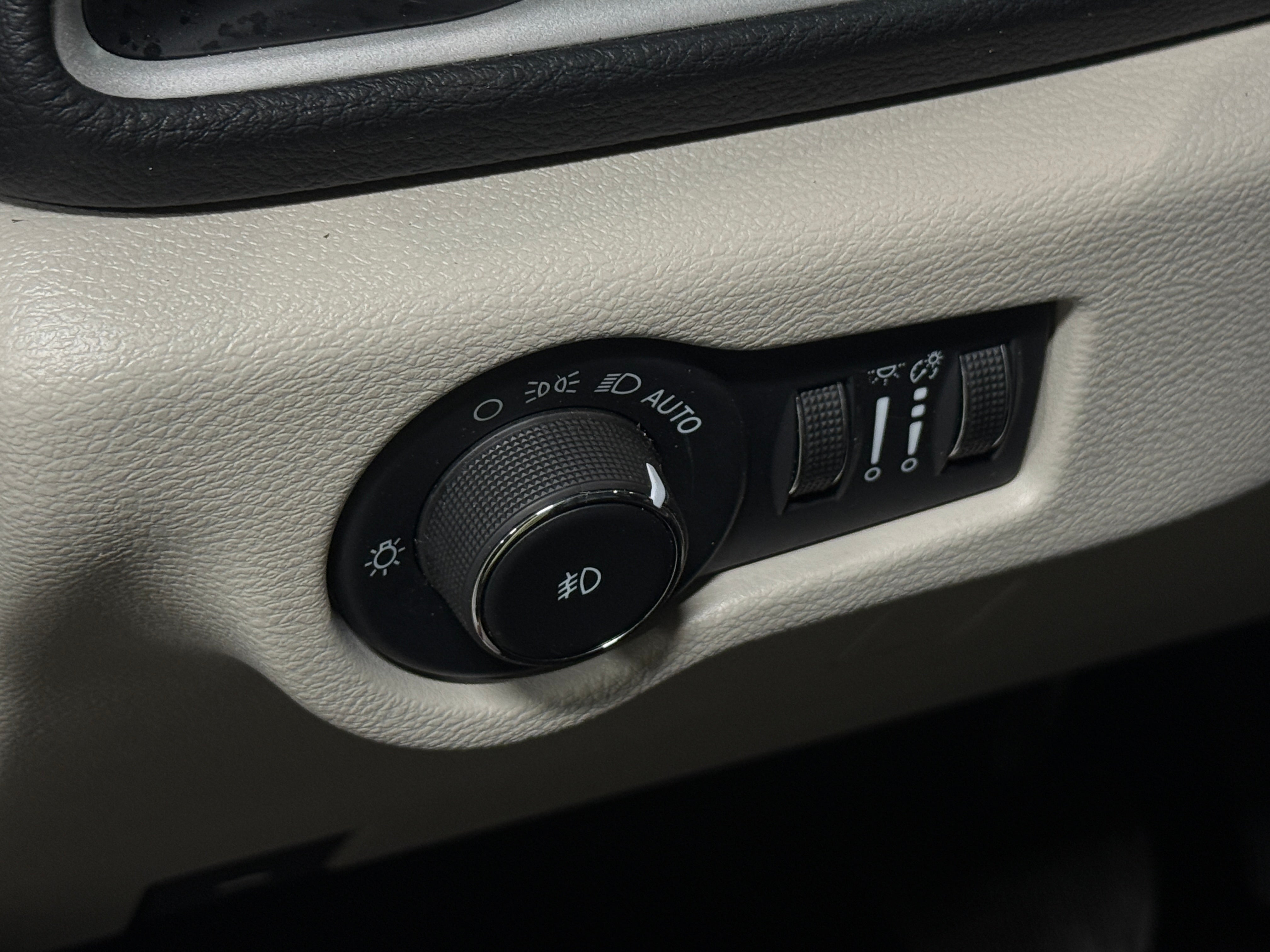 2022 Chrysler Pacifica Touring L - Photo 7