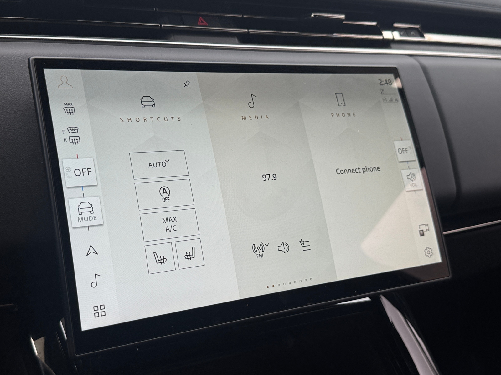 Thumbnail: 2025 Land Rover Range Rover Sport - 3