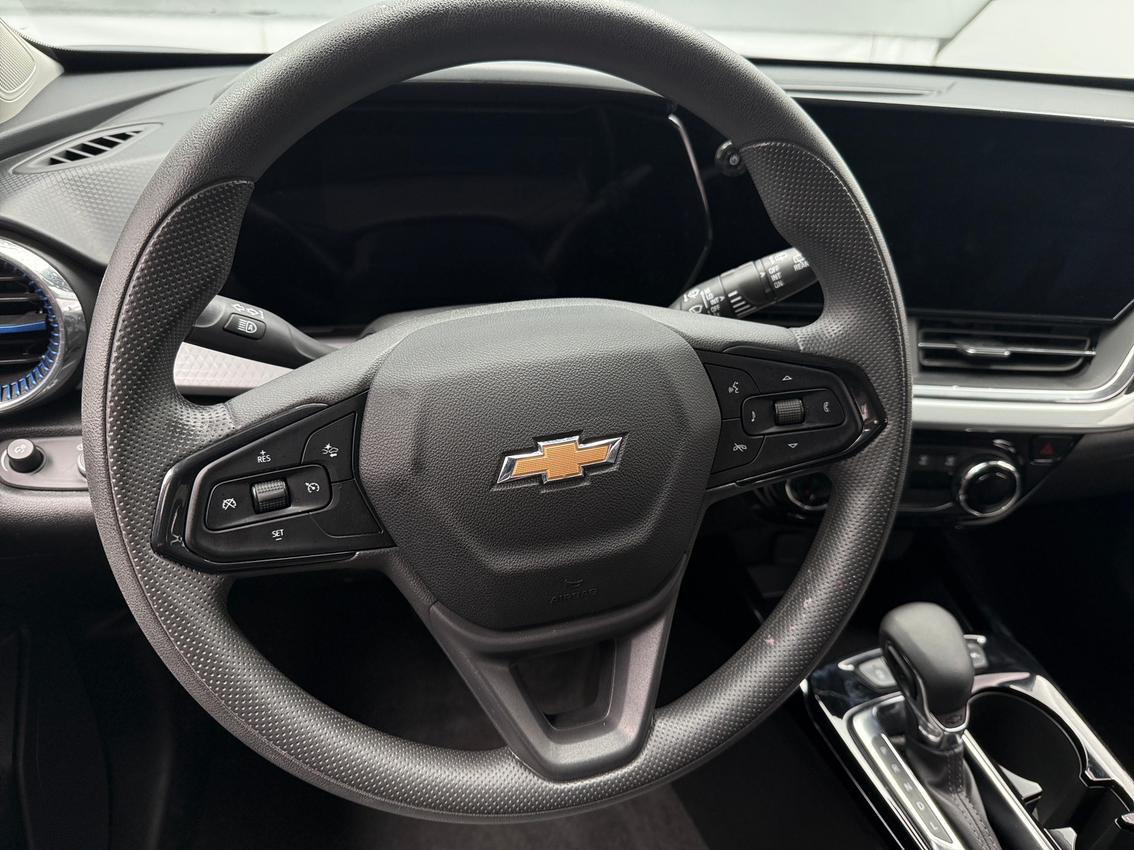 Thumbnail: 2025 Chevrolet Trax - 5