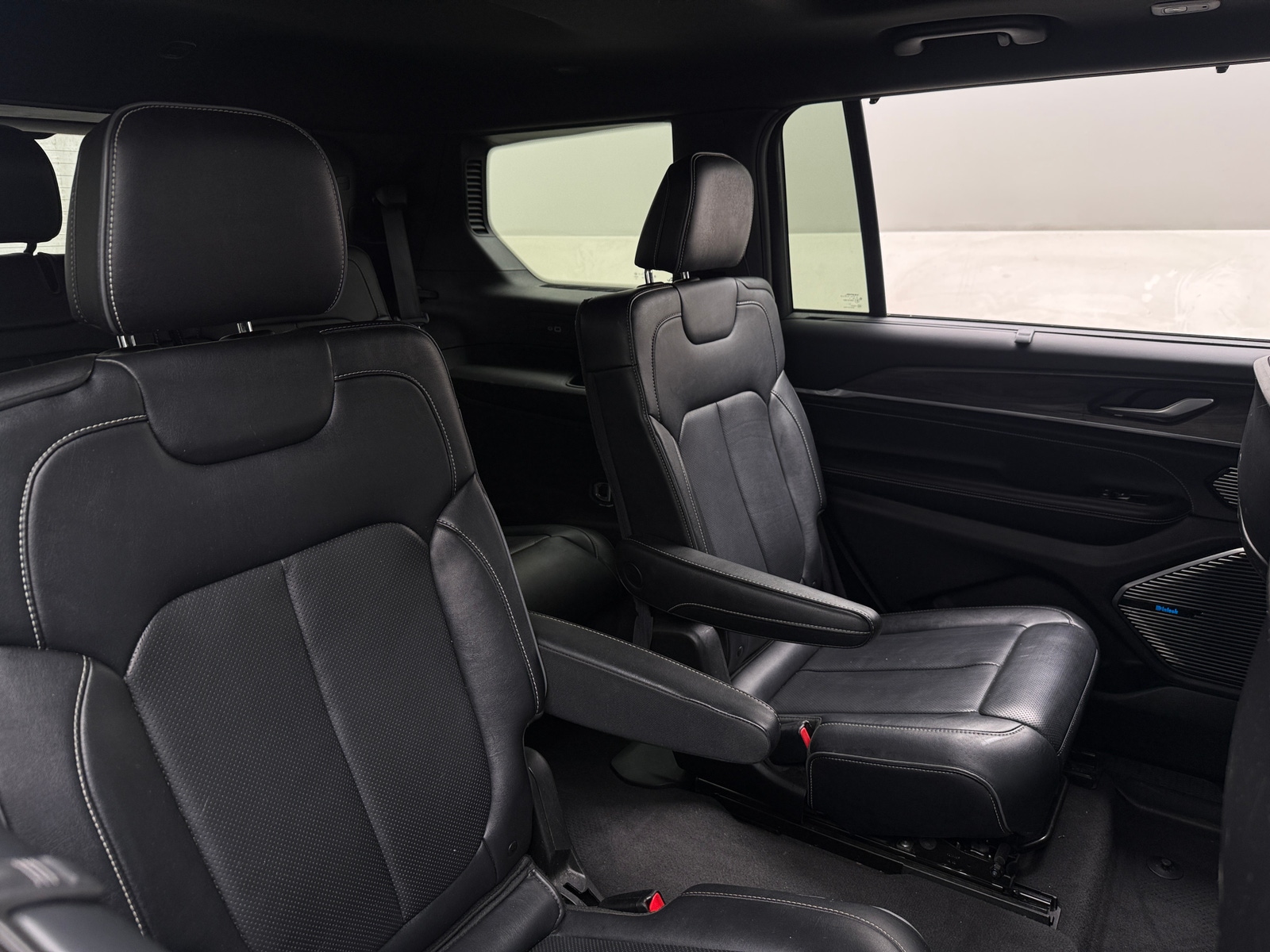 Thumbnail: 2022 Jeep Grand Cherokee L - 5