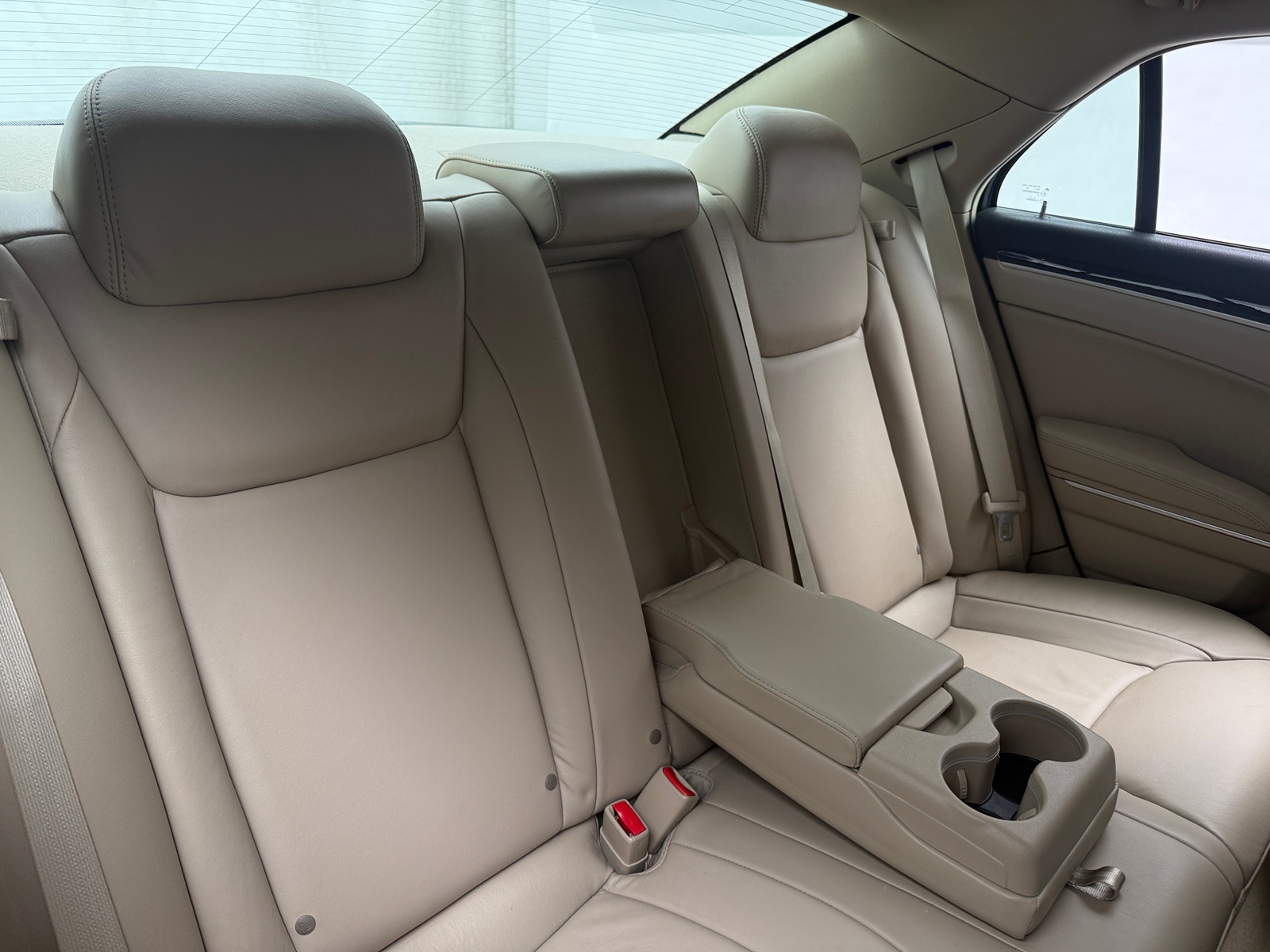 Thumbnail: 2013 Chrysler 300 - 5