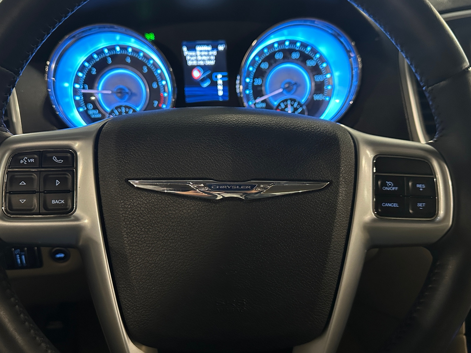 Thumbnail: 2013 Chrysler 300 - 4