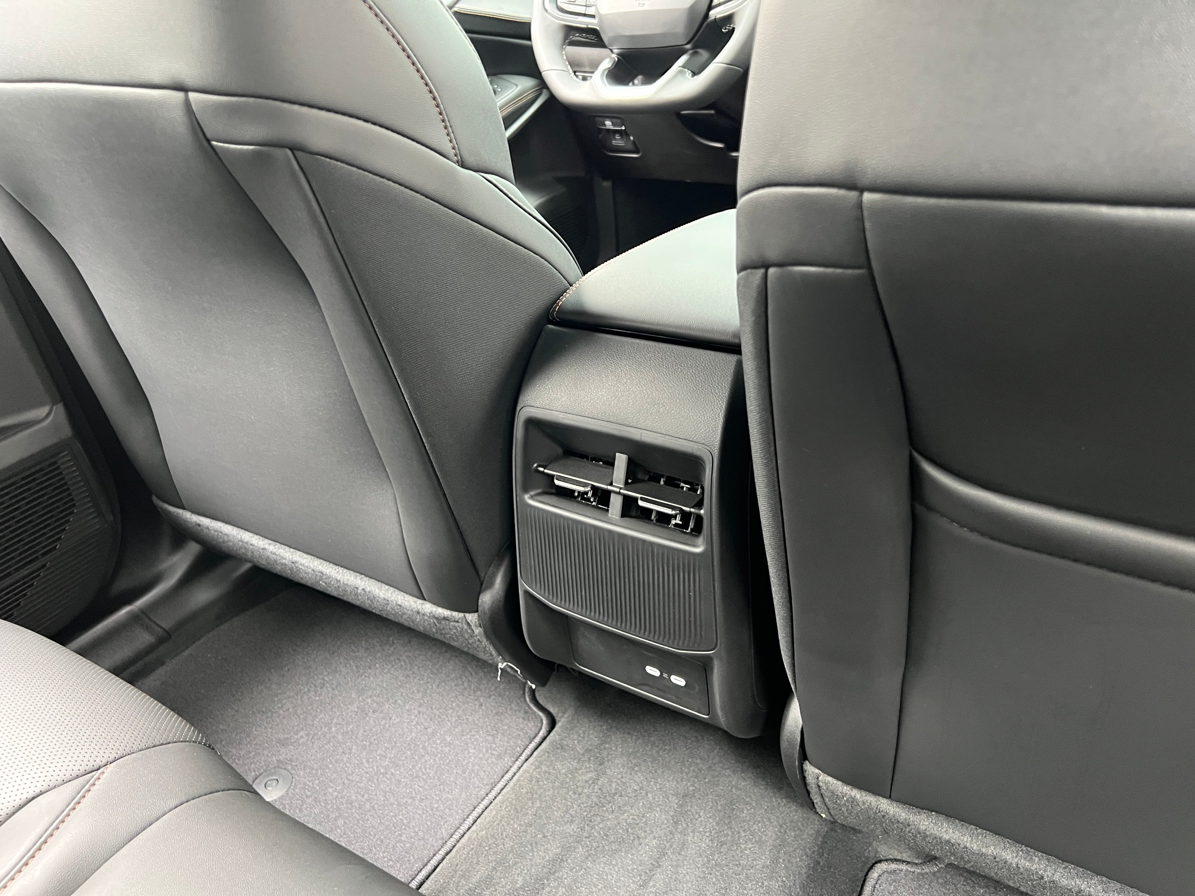 2026 Jeep Cherokee Limited HEV 4X4's photo