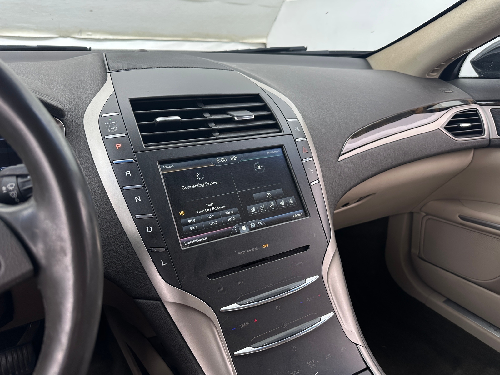 Thumbnail: 2016 Lincoln MKZ - 3