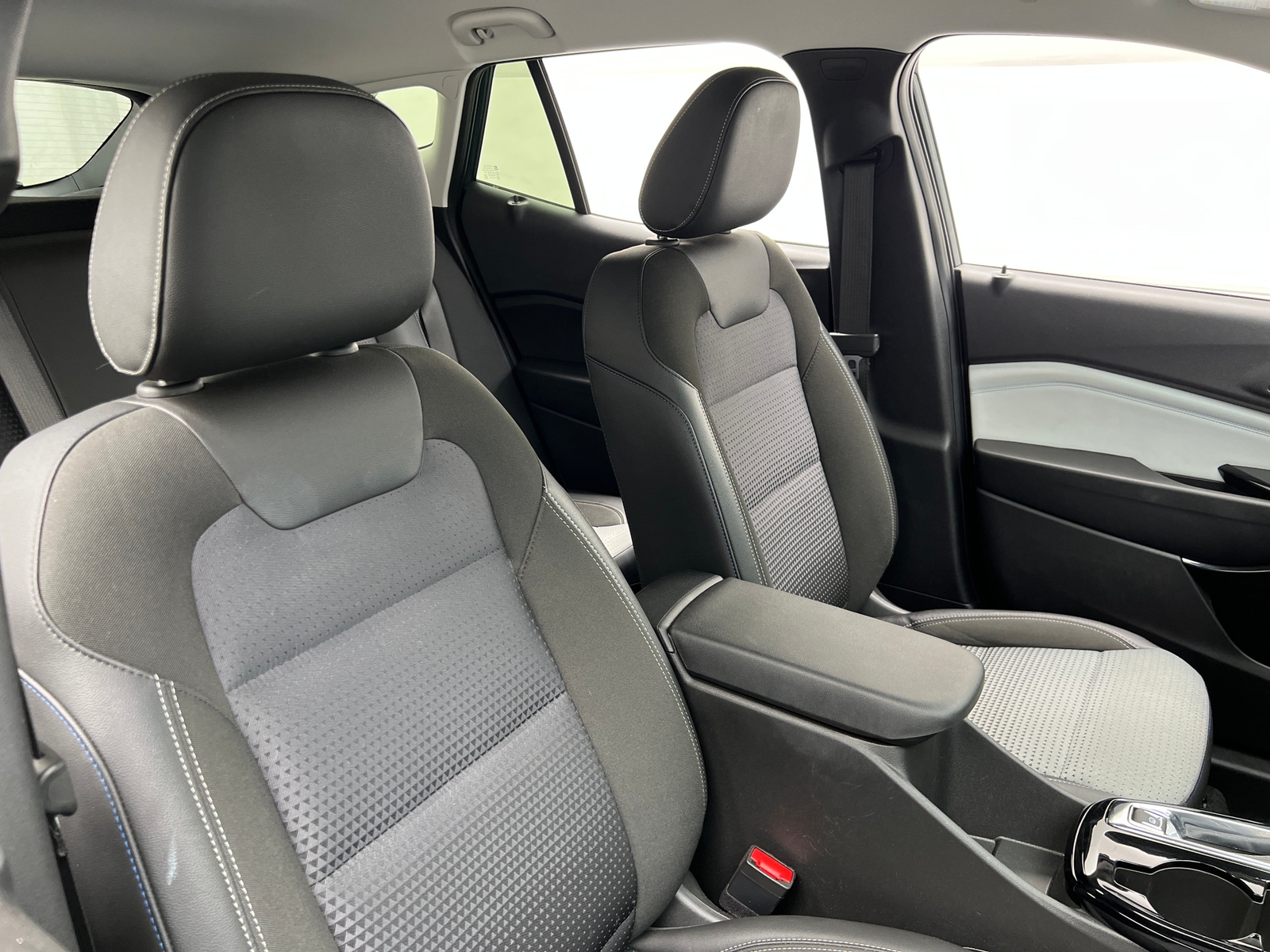 Thumbnail: 2025 Chevrolet Trax - 2
