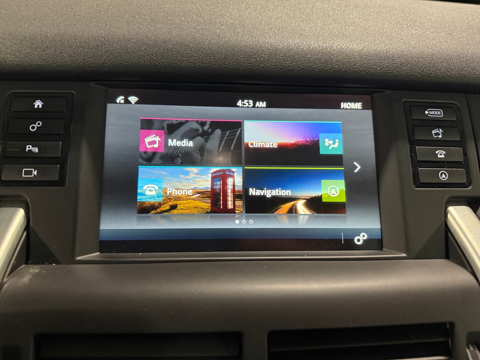 Thumbnail: 2018 Land Rover Discovery Sport - 3