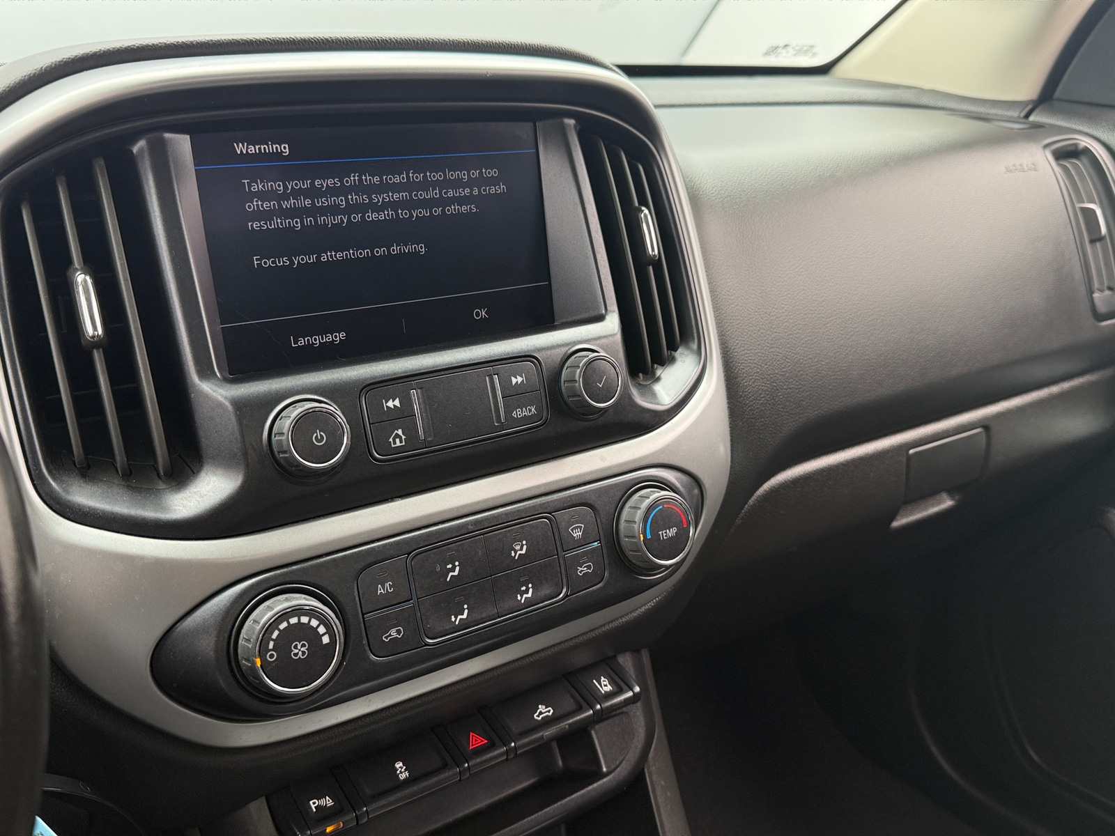 Thumbnail: 2022 Chevrolet Colorado - 4