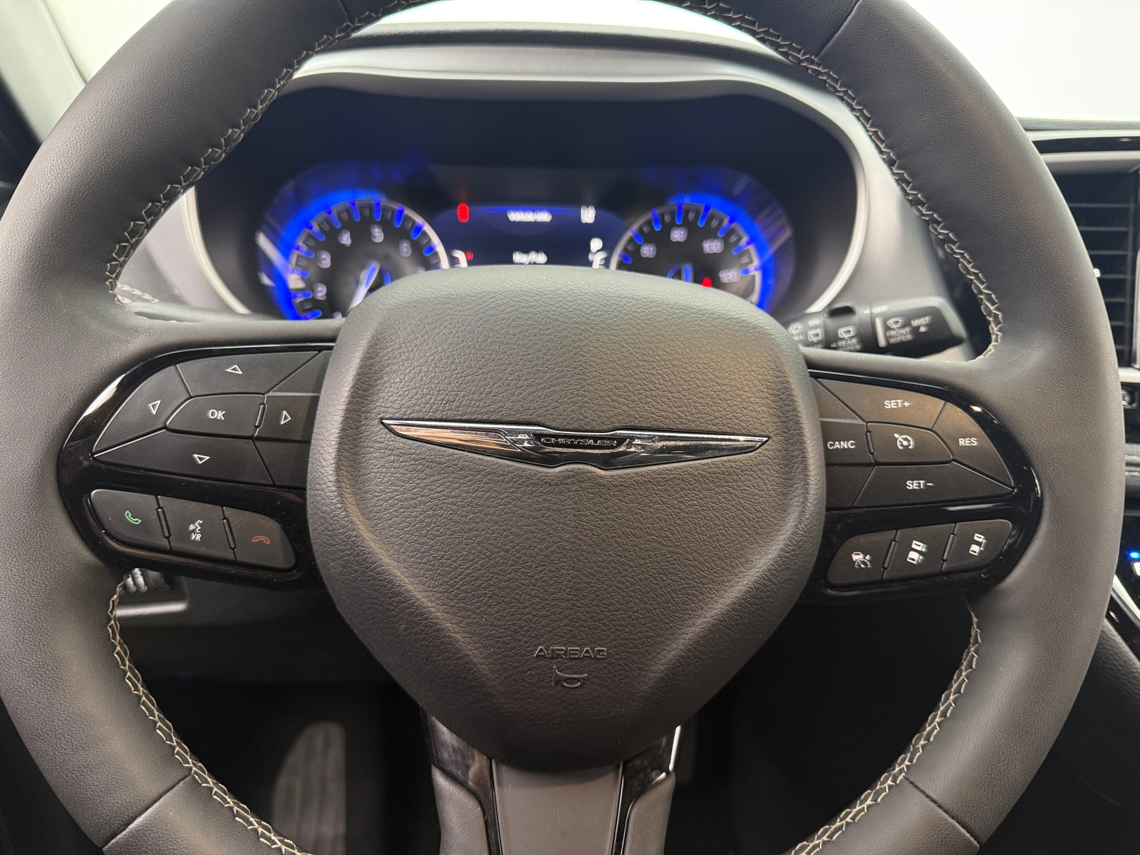 Thumbnail: 2024 Chrysler Pacifica - 5
