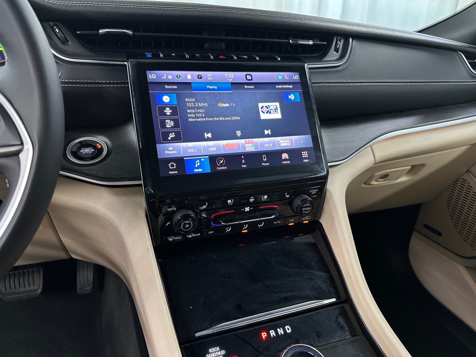 Thumbnail: 2024 Jeep Grand Cherokee - 3