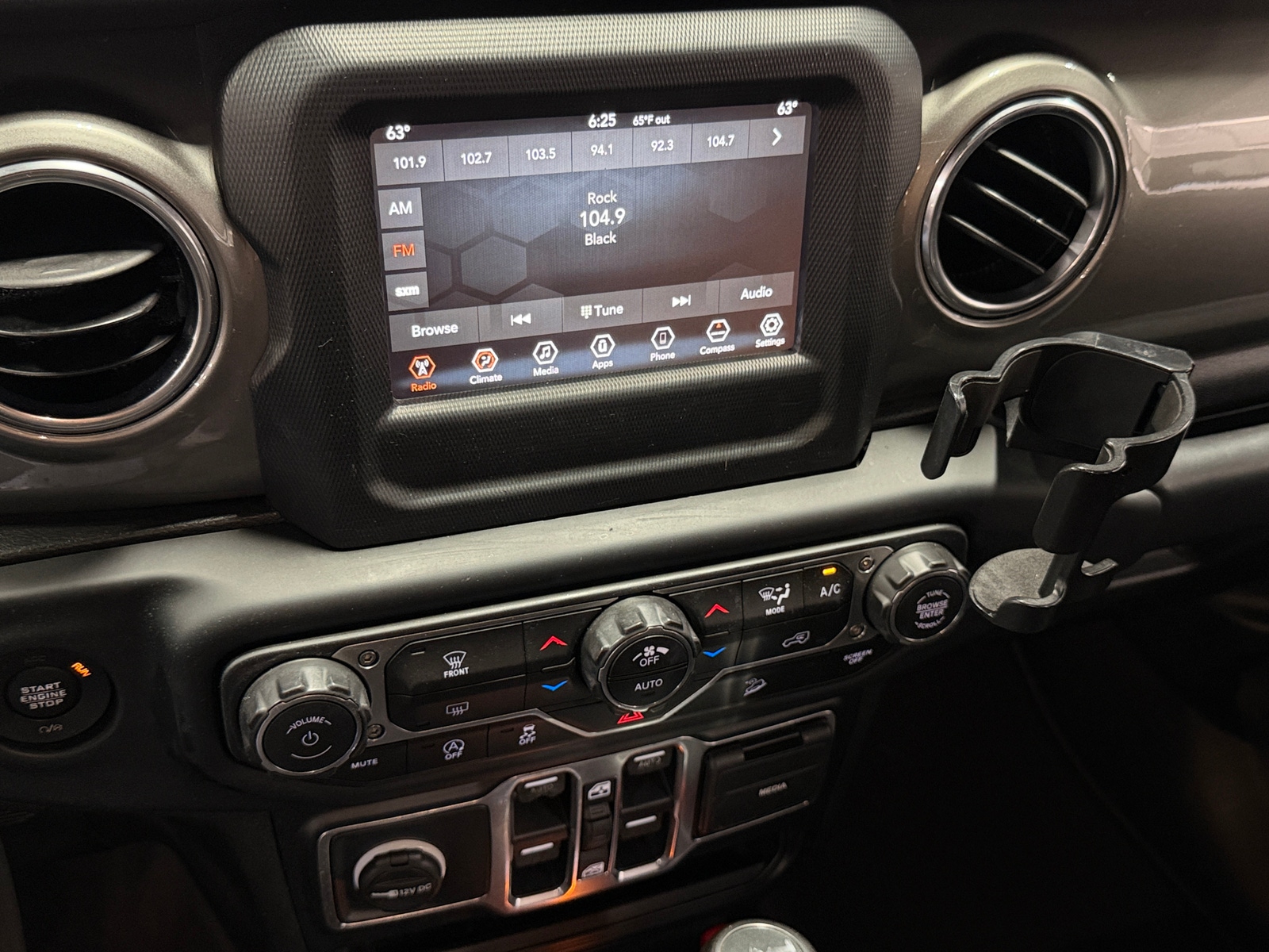 Thumbnail: 2019 Jeep Wrangler - 4