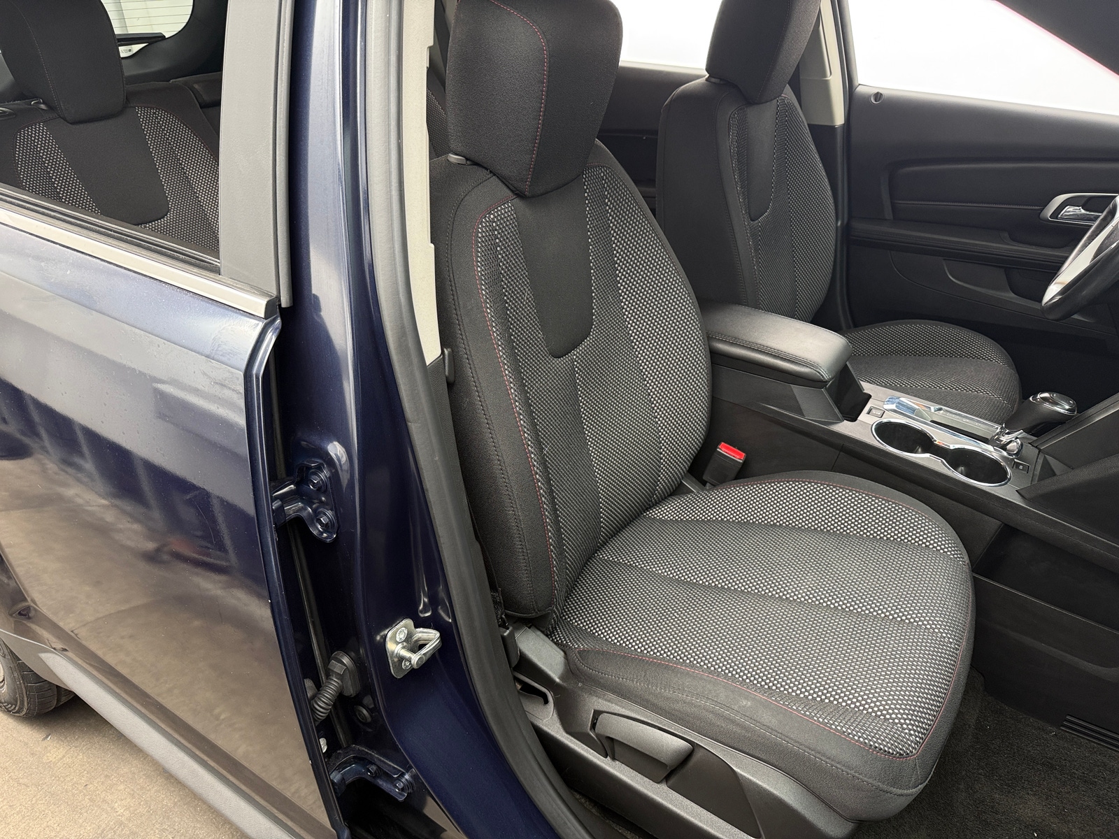 Thumbnail: 2017 GMC Terrain - 2