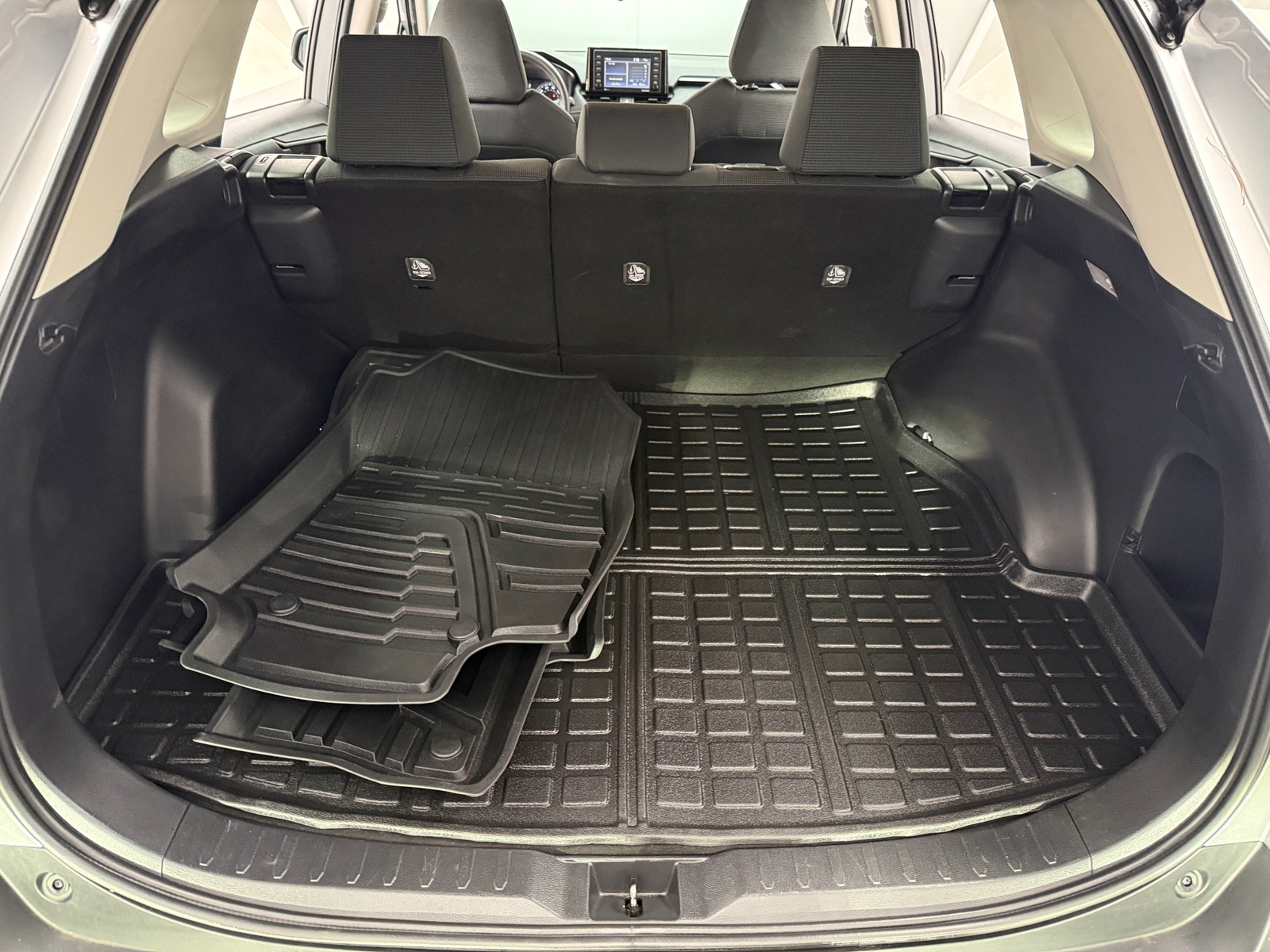 Thumbnail: 2021 Toyota RAV4 - 7