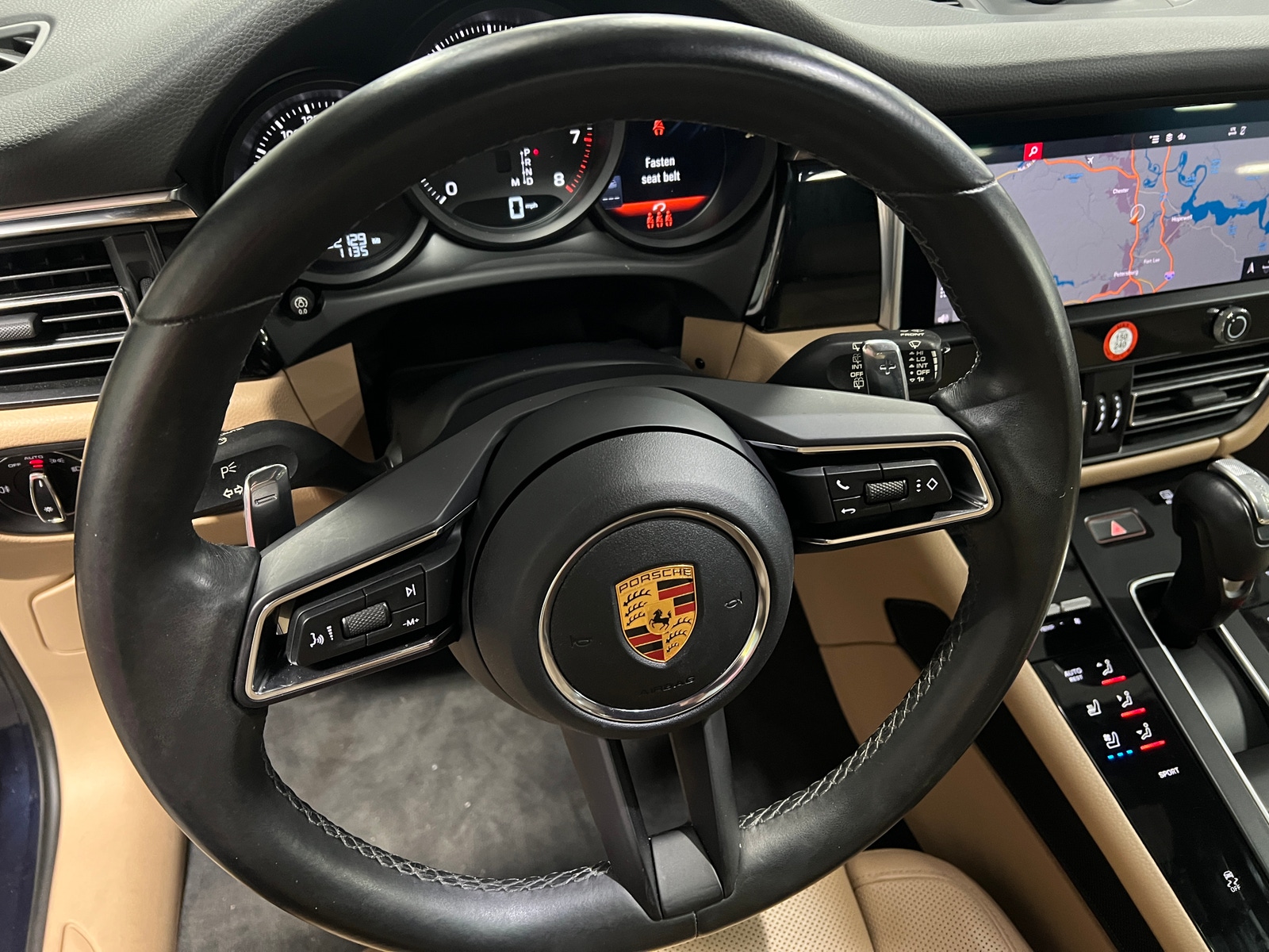 Thumbnail: 2023 Porsche Macan - 4