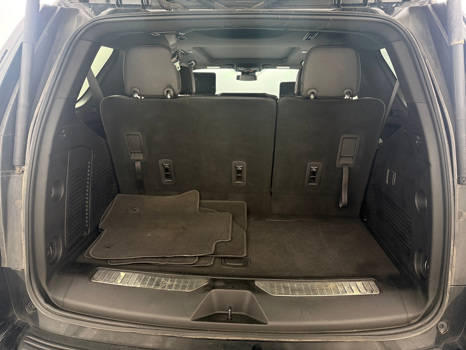 Thumbnail: 2023 Chevrolet Tahoe - 6