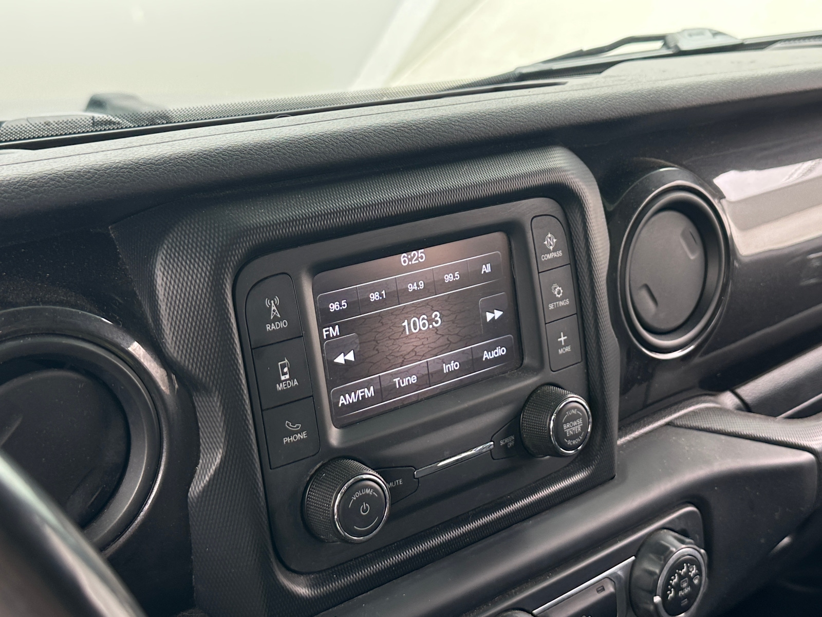 Thumbnail: 2020 Jeep Wrangler - 4
