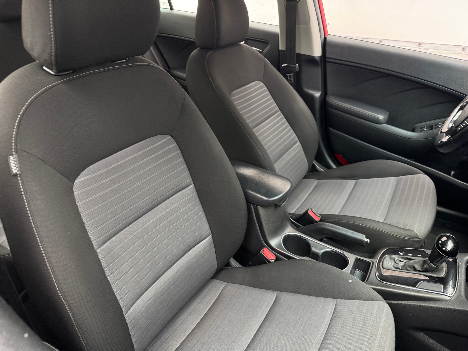 Thumbnail: 2017 Kia Forte - 2