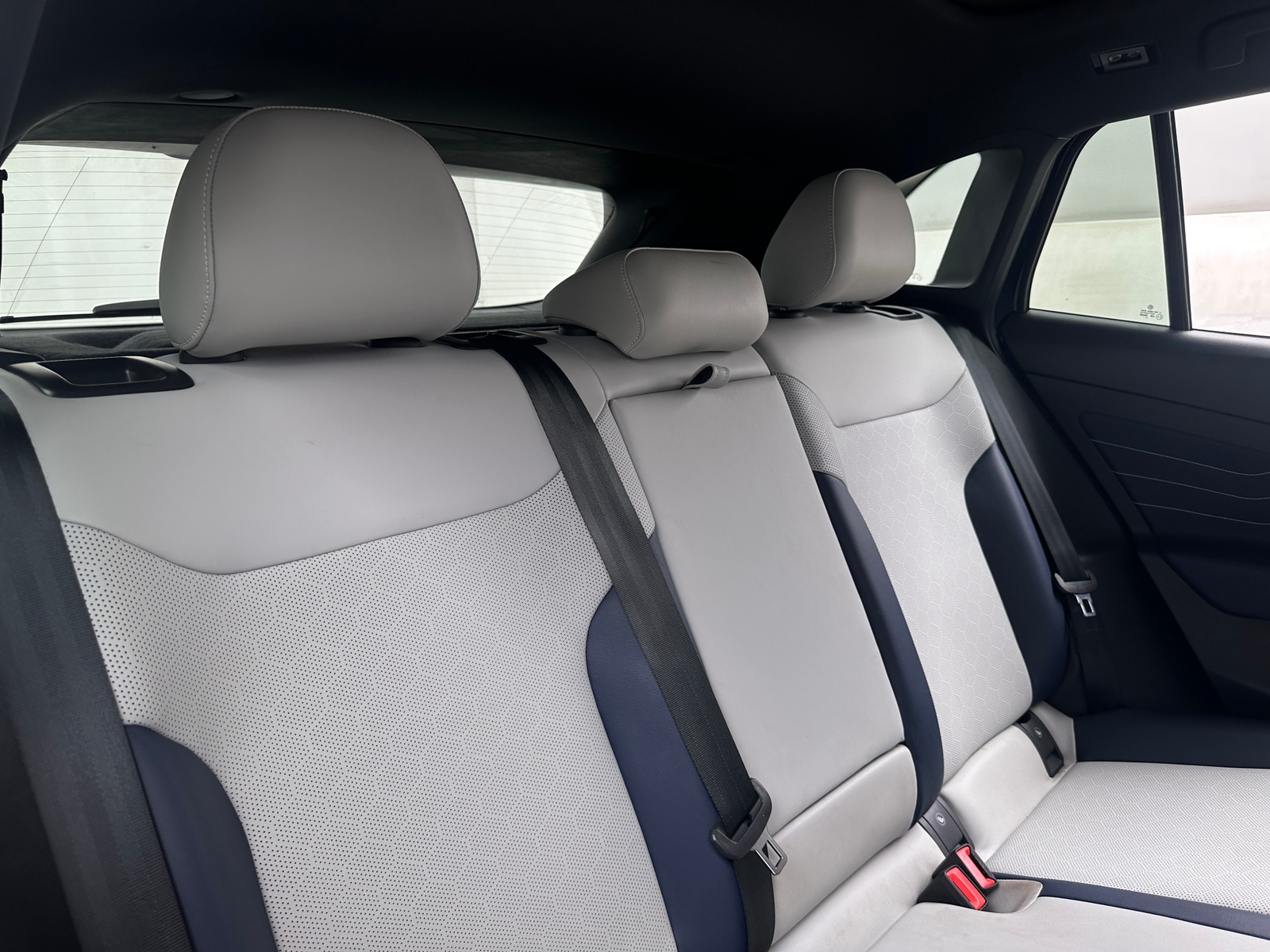 Thumbnail: 2023 Volkswagen ID.4 - 5