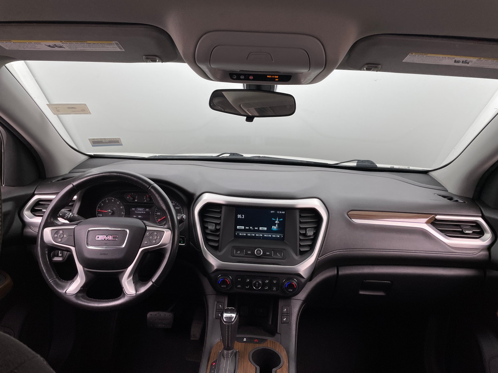 Thumbnail: 2019 GMC Acadia - 3