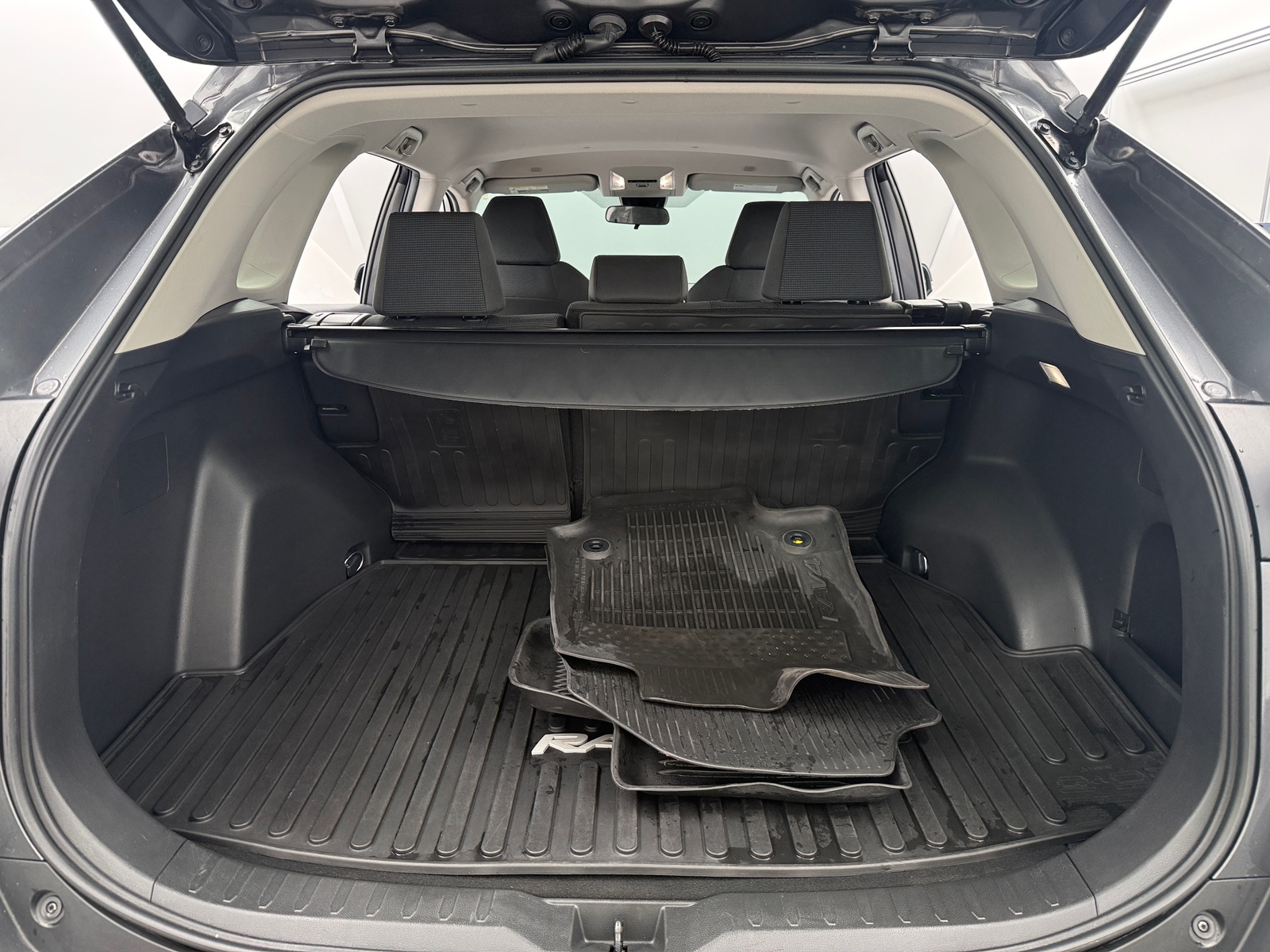 Thumbnail: 2023 Toyota RAV4 - 7