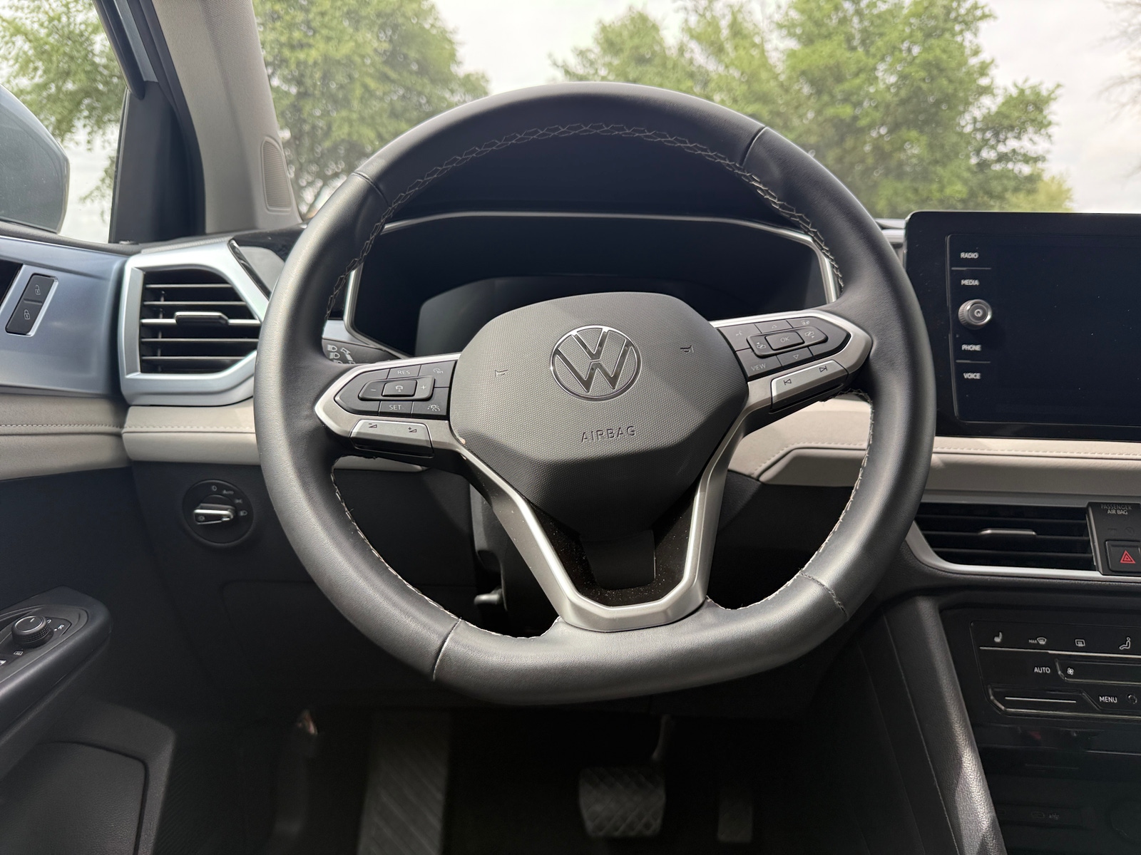 Thumbnail: 2025 Volkswagen Taos - 5