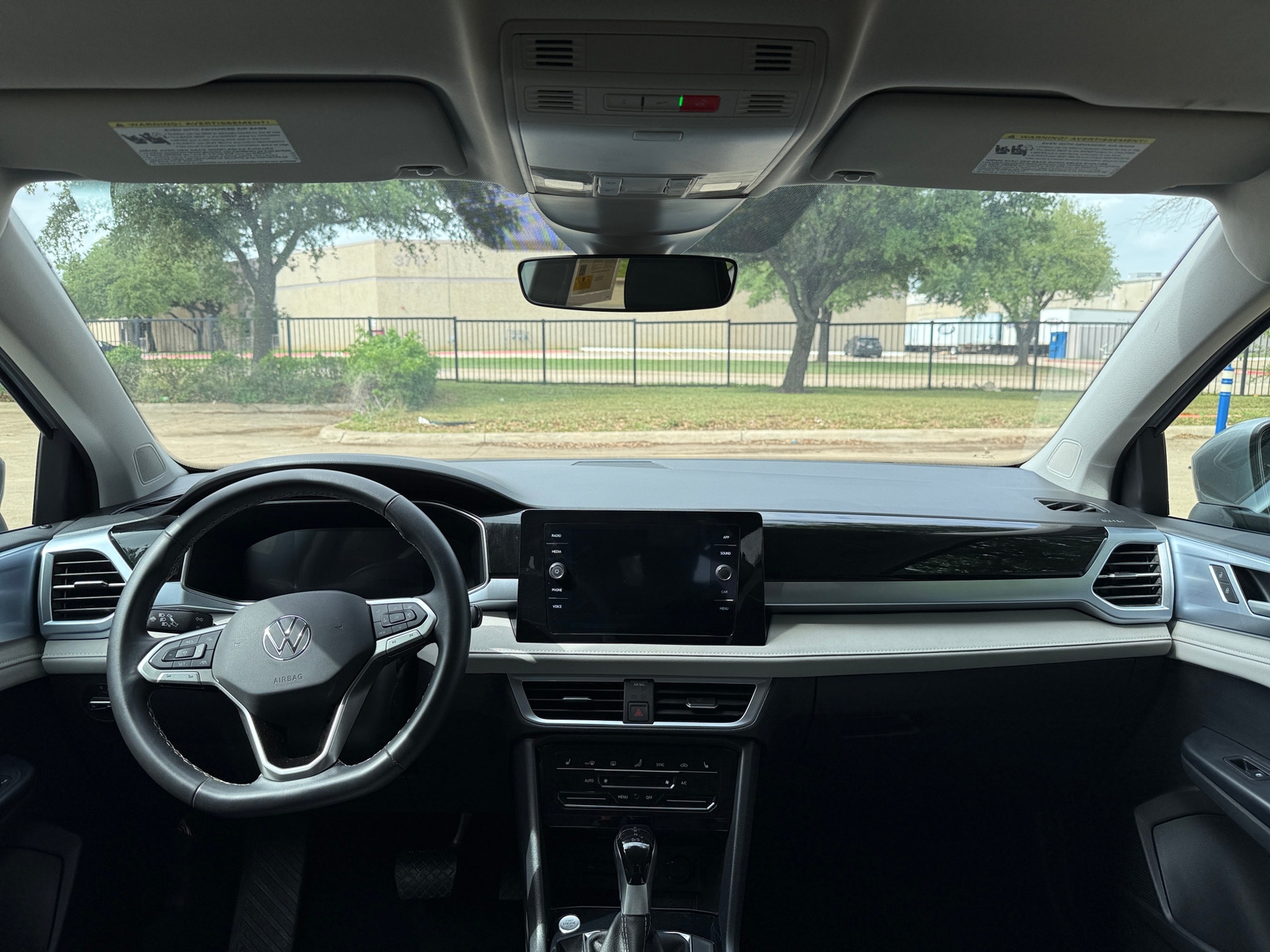 Thumbnail: 2025 Volkswagen Taos - 3